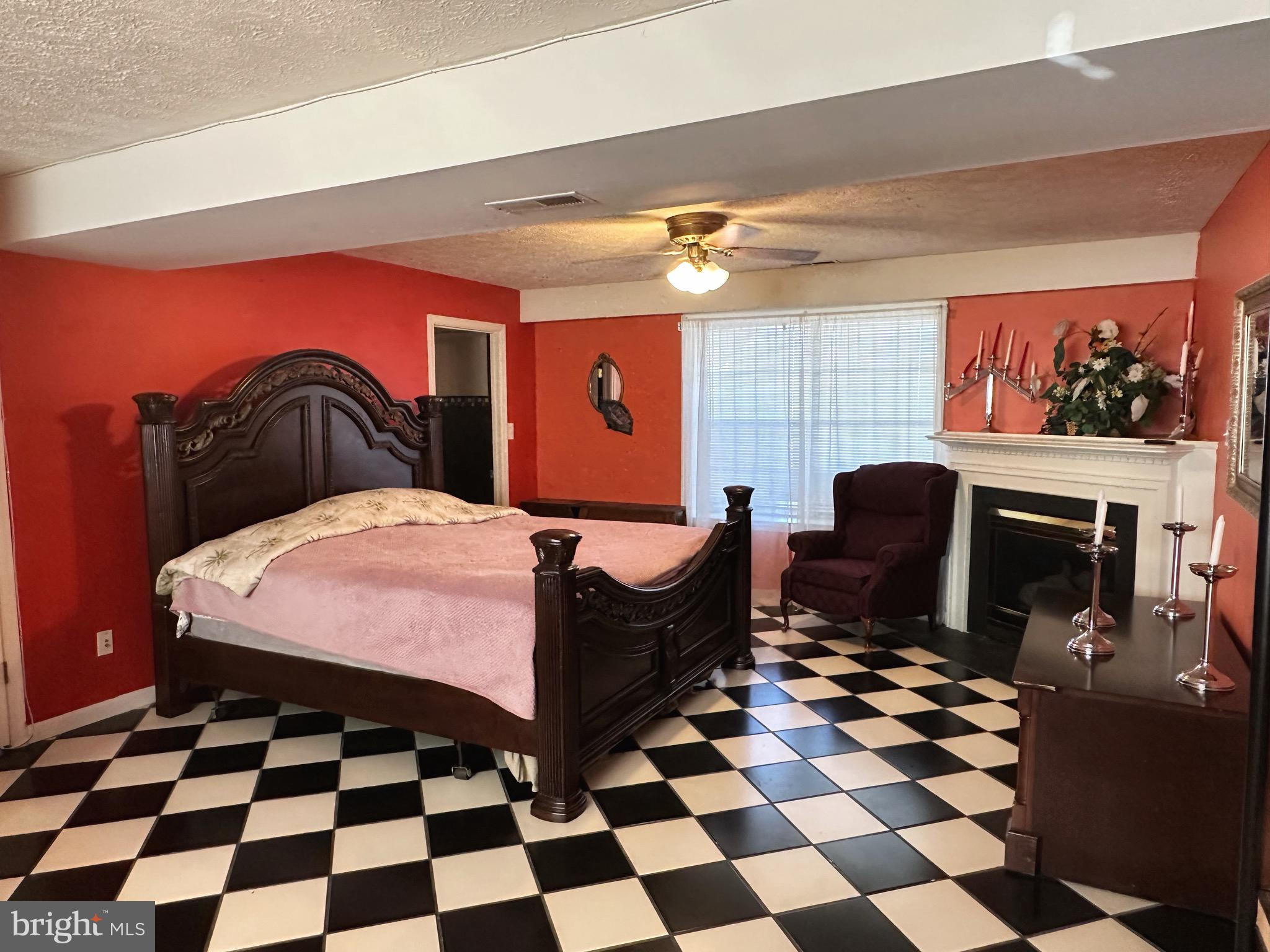 HARBOUR OAKS - Residential