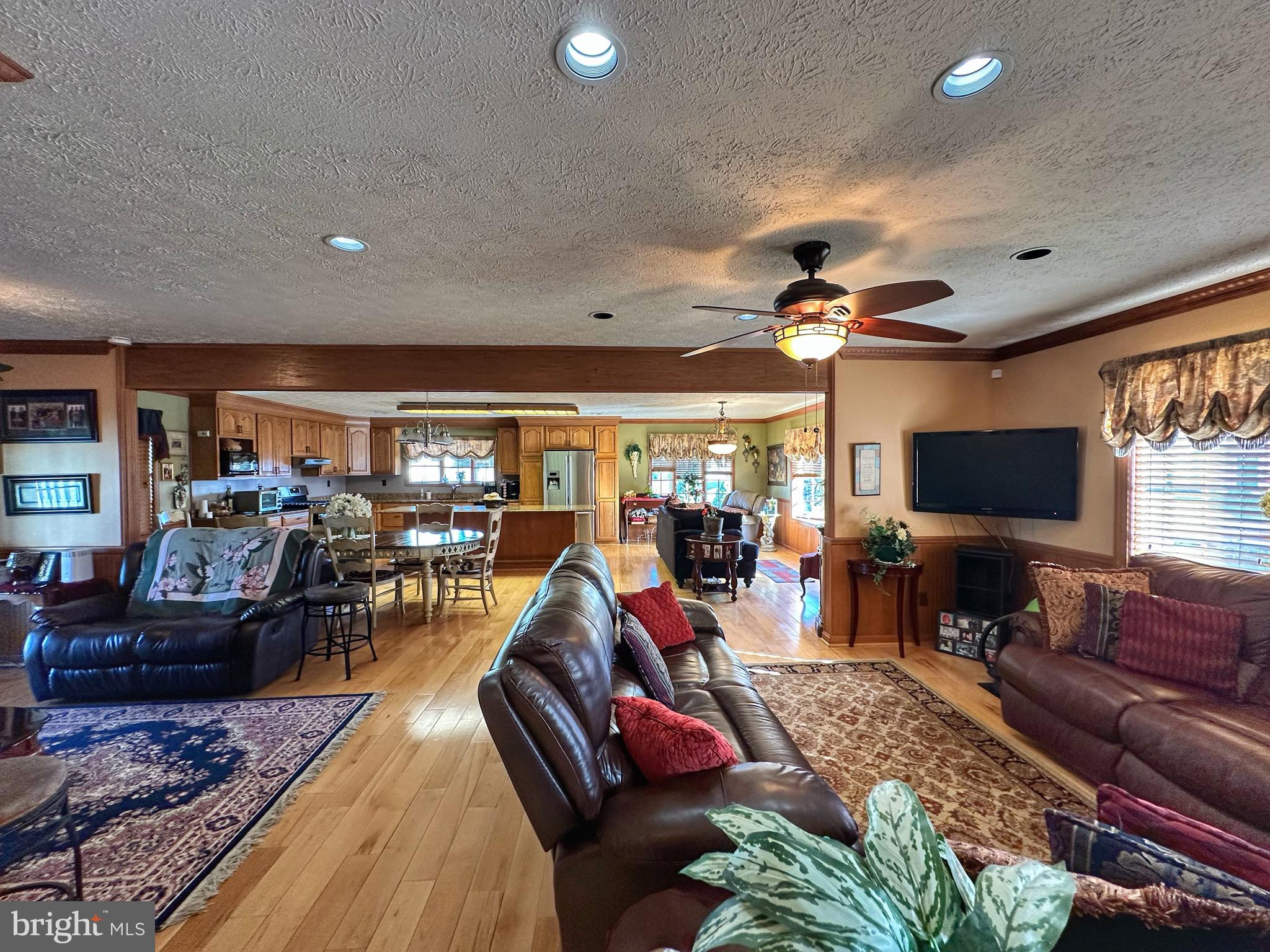 HARBOUR OAKS - Residential