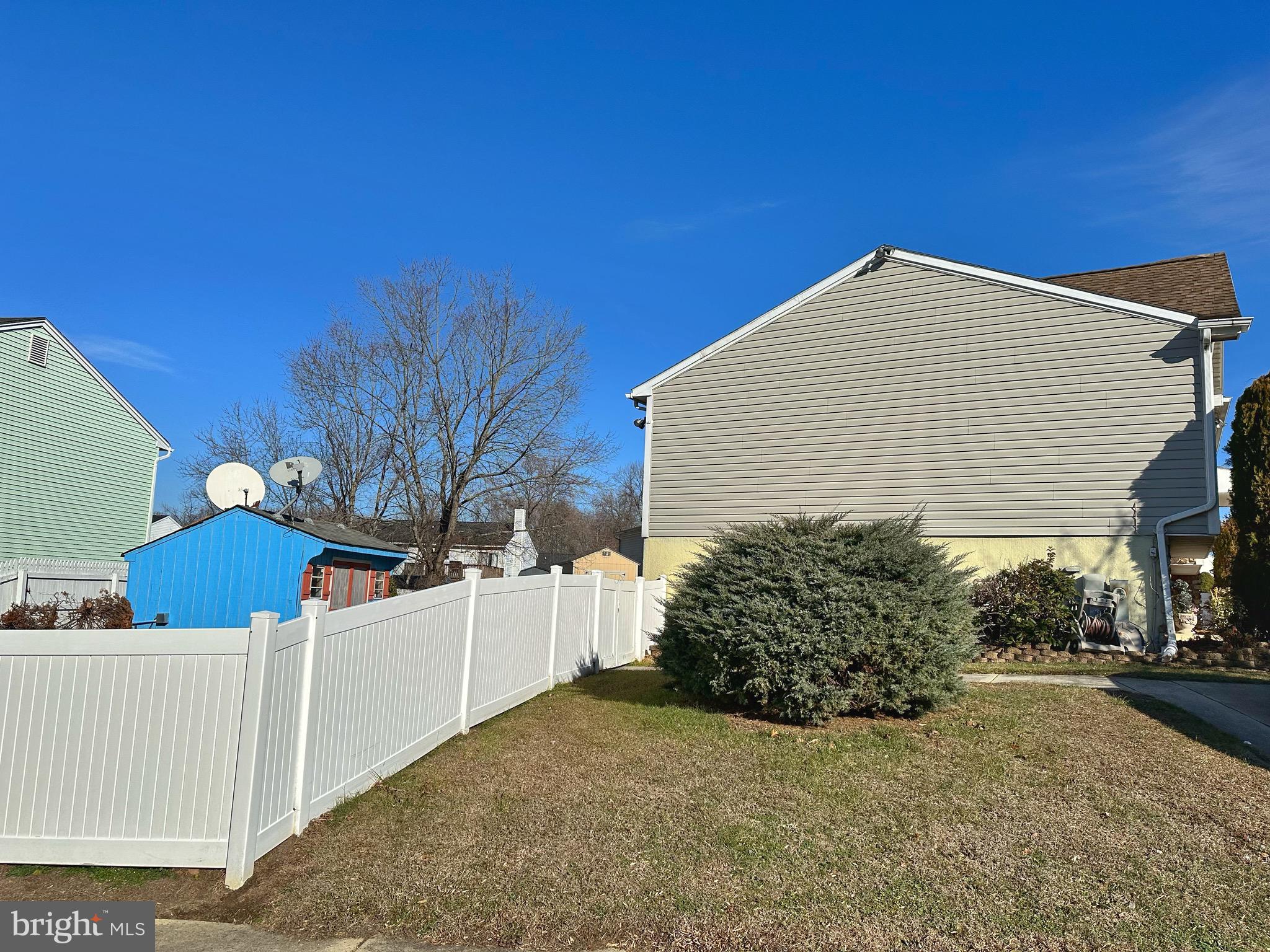 HARBOUR OAKS - Residential