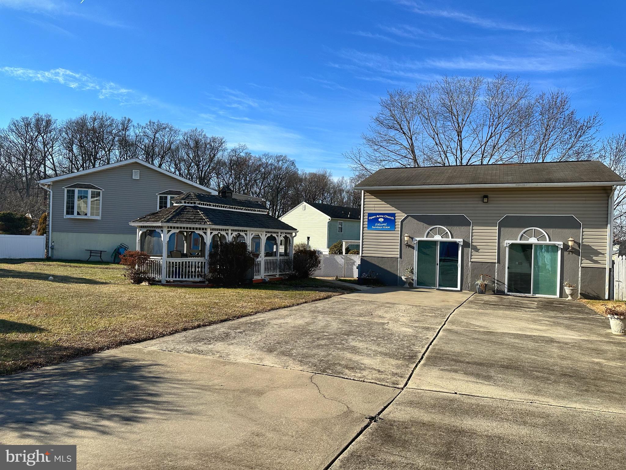 HARBOUR OAKS - Residential