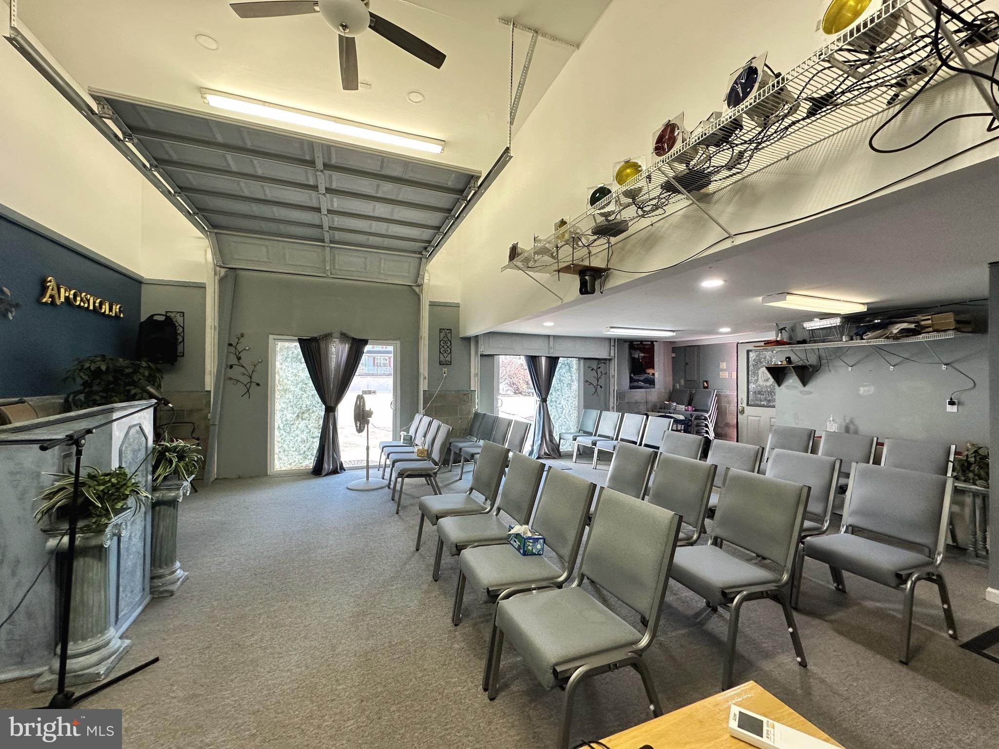 HARBOUR OAKS - Residential