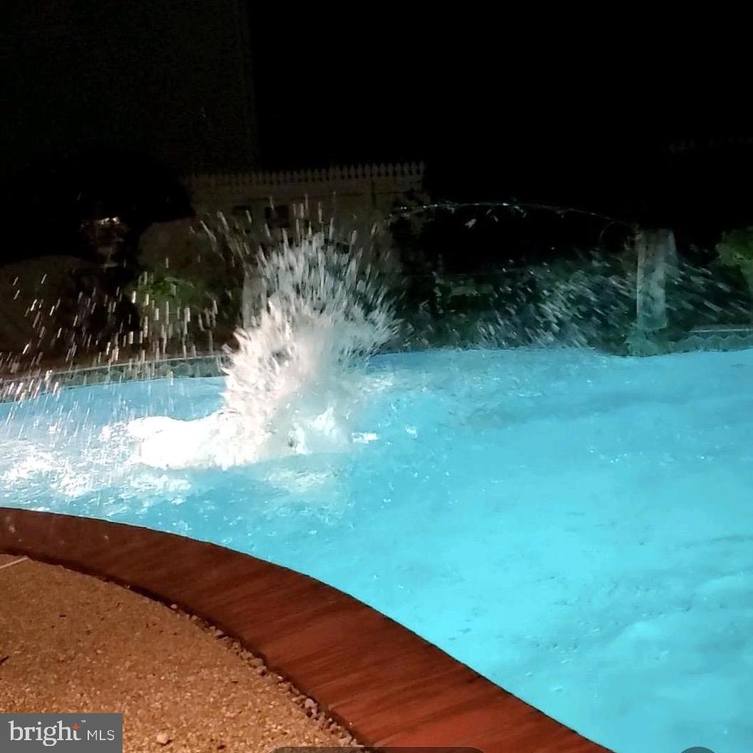 HARBOUR OAKS - Residential