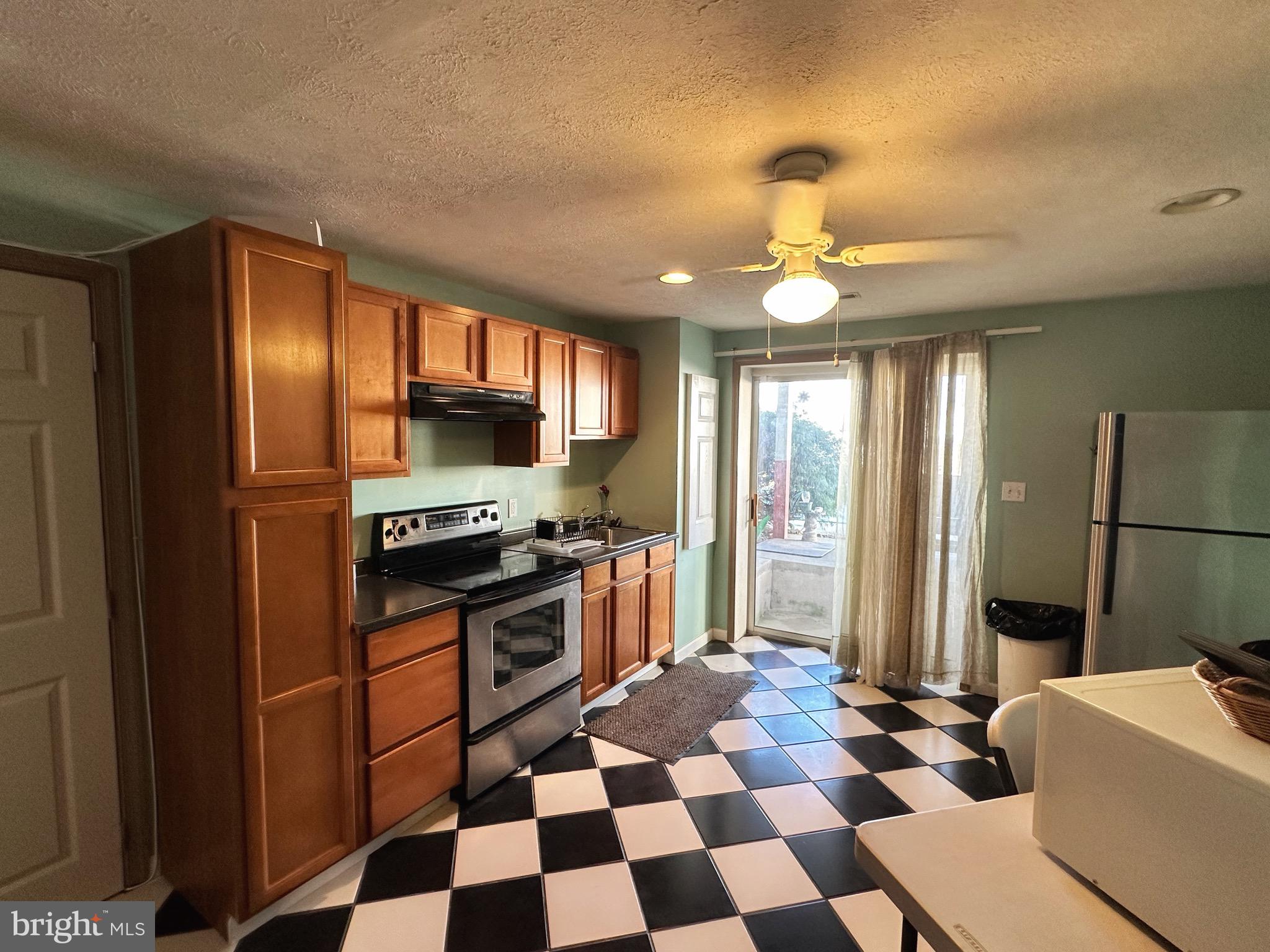 HARBOUR OAKS - Residential