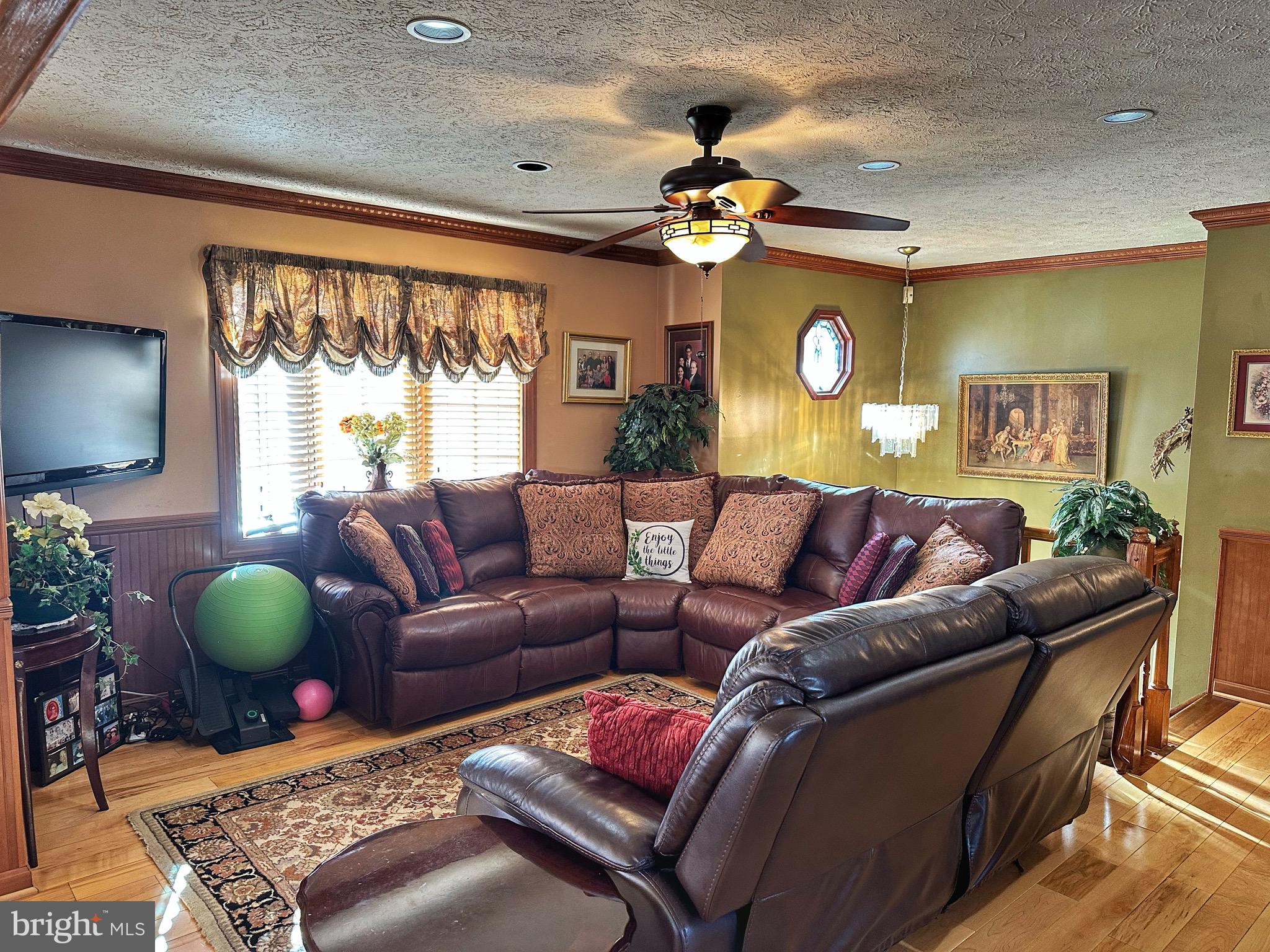 HARBOUR OAKS - Residential