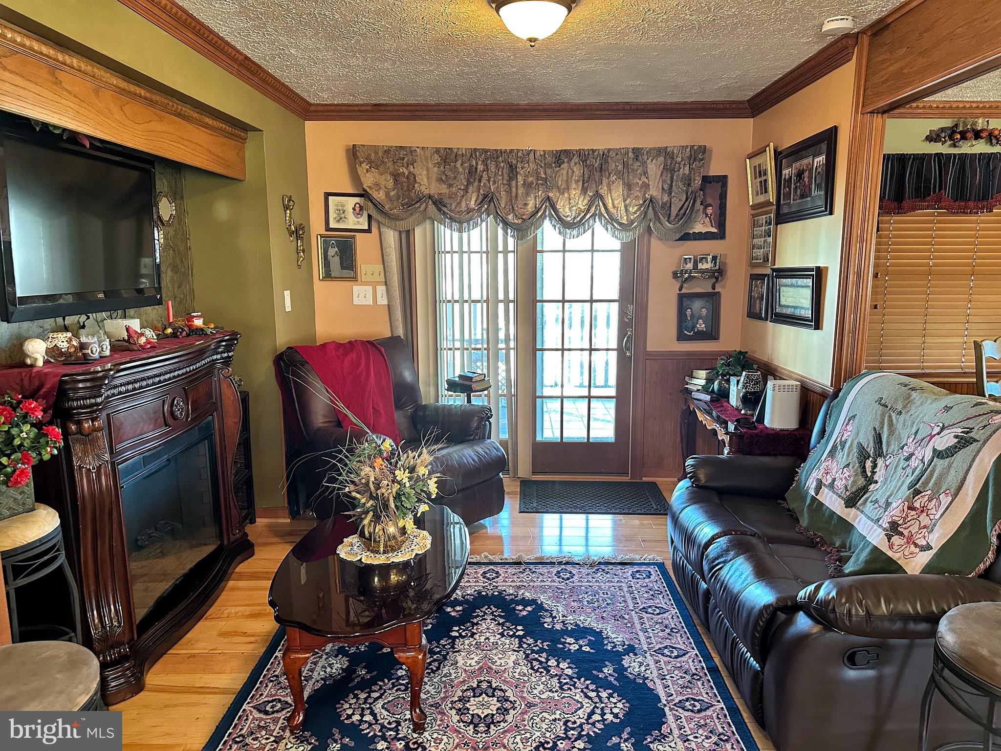 HARBOUR OAKS - Residential