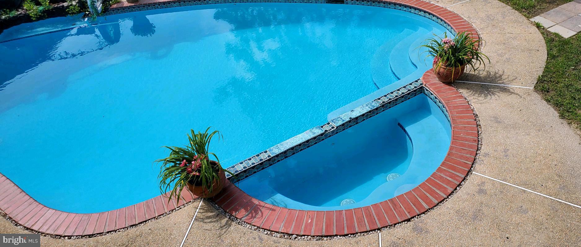 HARBOUR OAKS - Residential