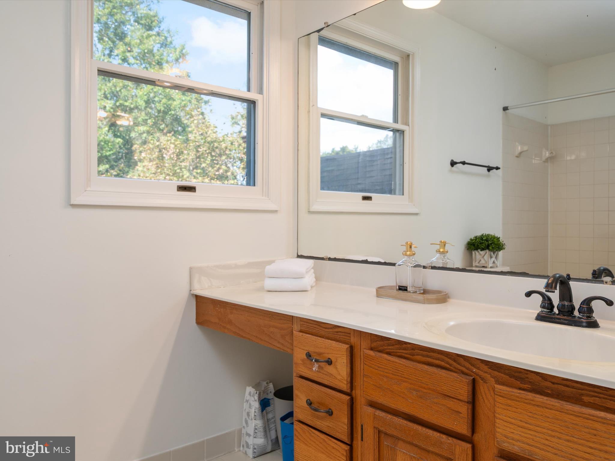 BURLEIGH MANOR - Residential