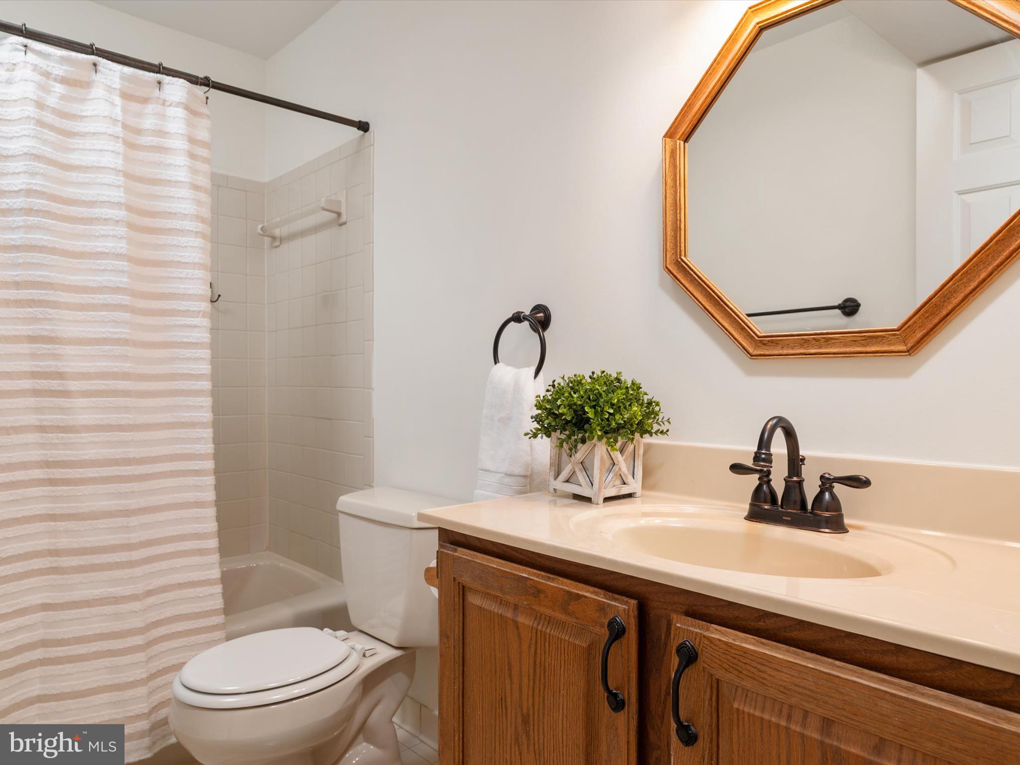 BURLEIGH MANOR - Residential