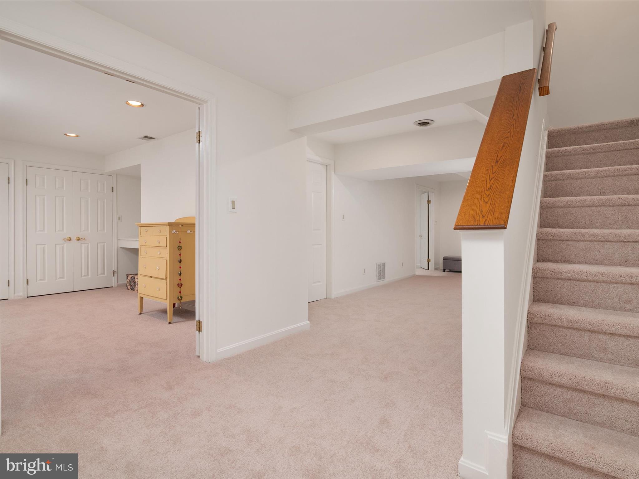 BURLEIGH MANOR - Residential