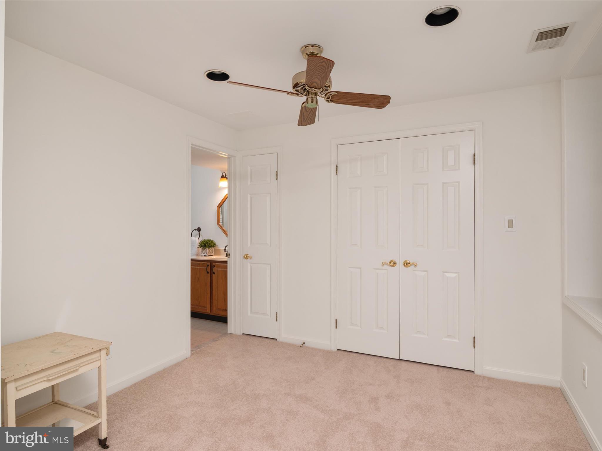 BURLEIGH MANOR - Residential