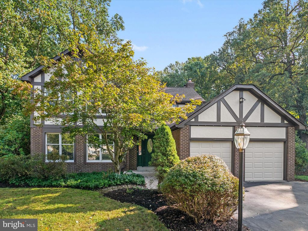 Photo of 10286 Burleigh Cottage Lane, ELLICOTT CITY, MD 21042 (MLS # MDHW2055796)