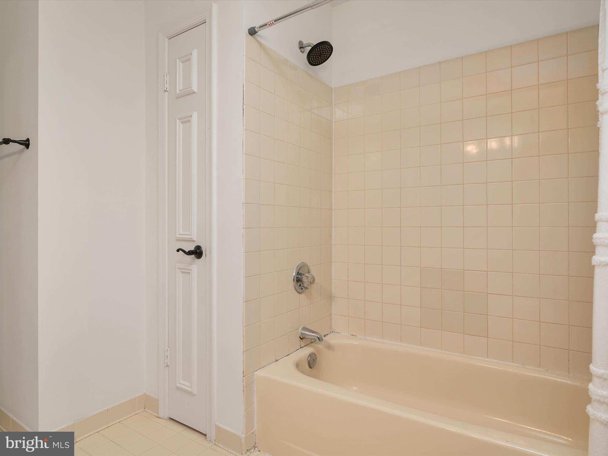 BURLEIGH MANOR - Residential