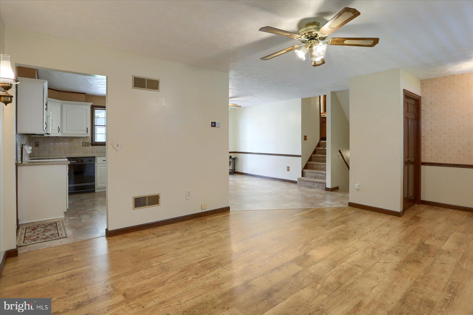 SOUTH LONDONDERRY - Residential