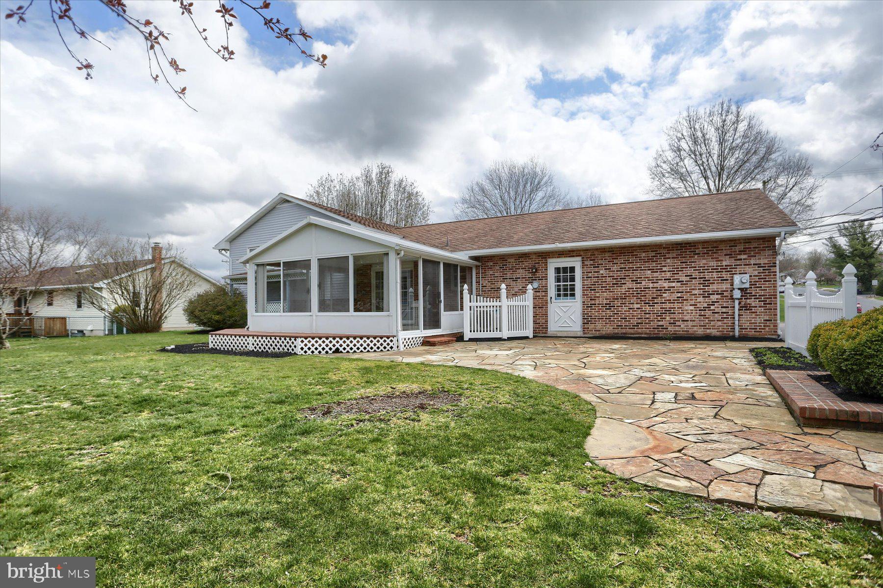 SOUTH LONDONDERRY - Residential