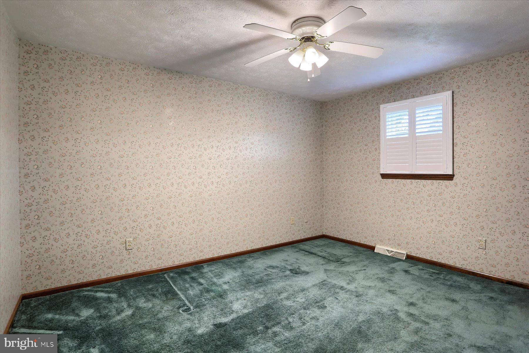 SOUTH LONDONDERRY - Residential