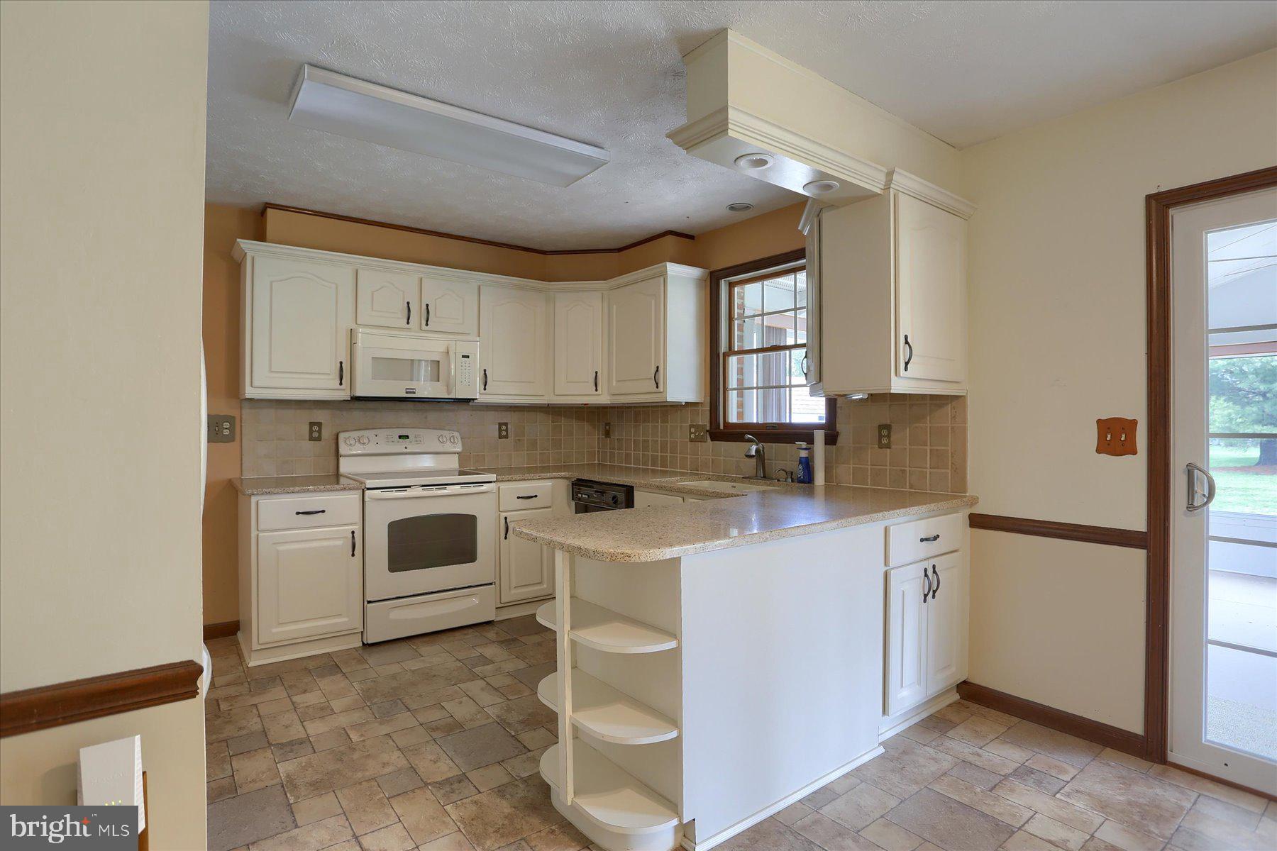 SOUTH LONDONDERRY - Residential