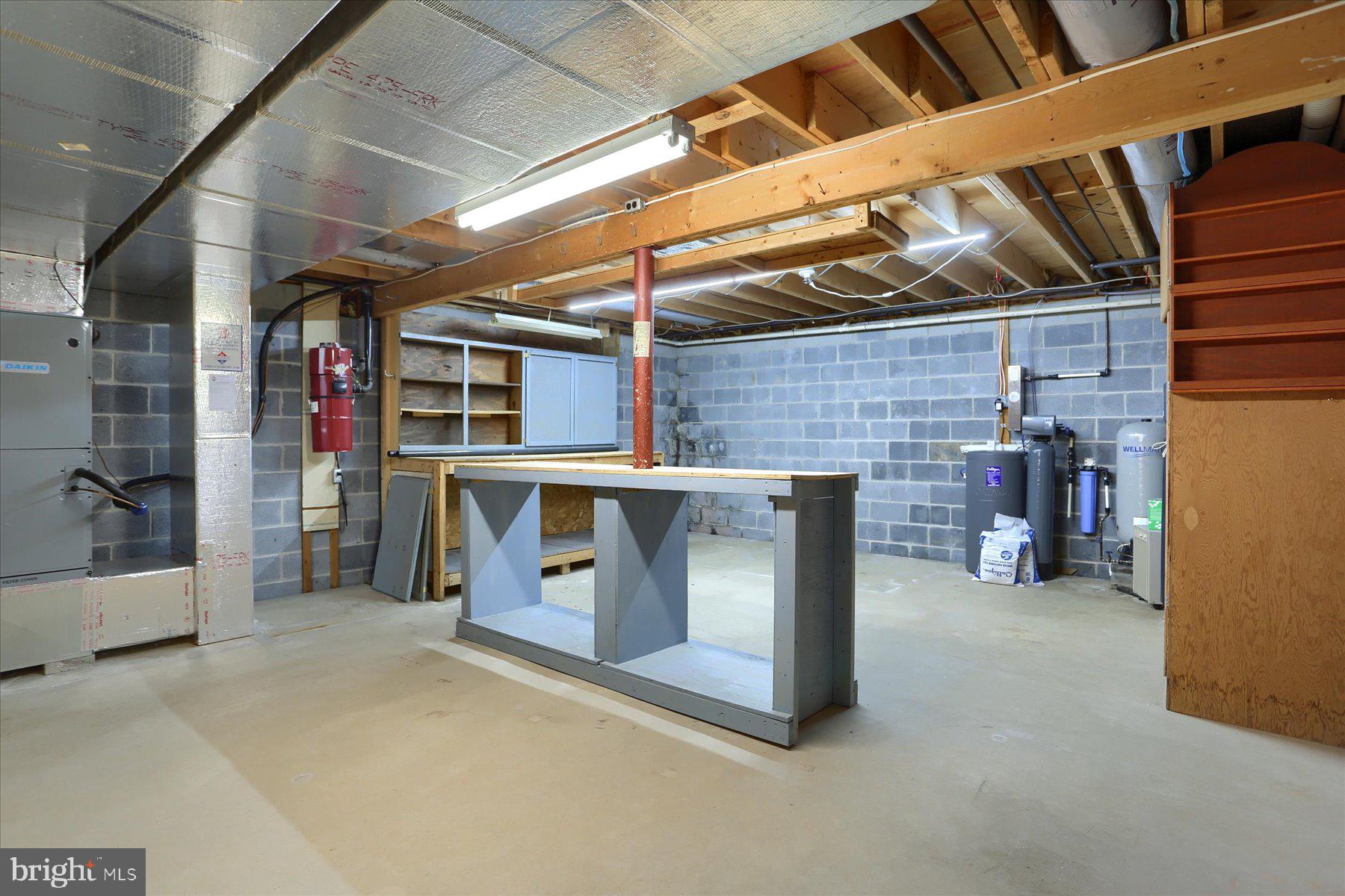 SOUTH LONDONDERRY - Residential