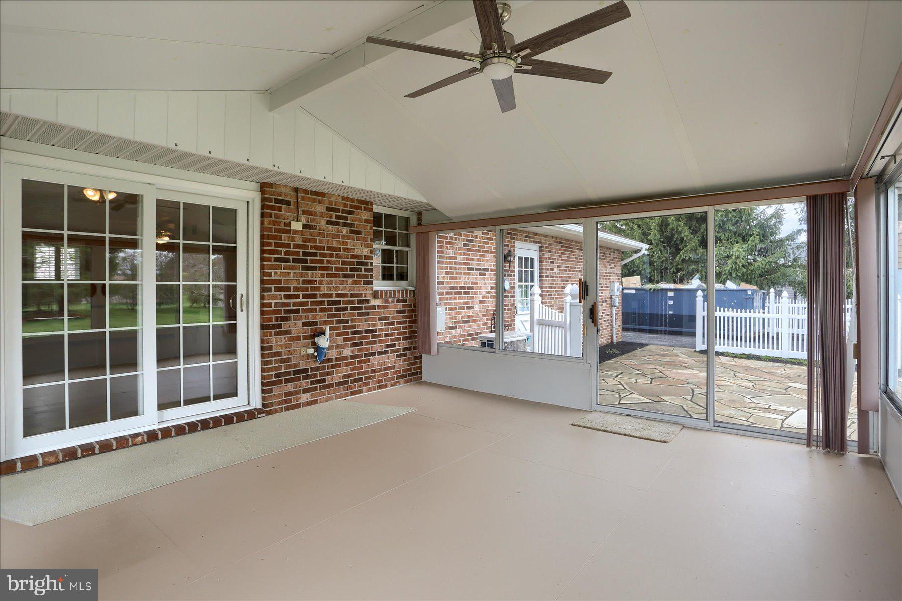 SOUTH LONDONDERRY - Residential