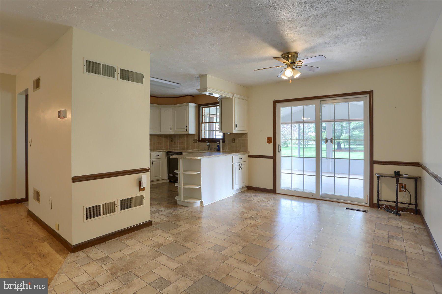 SOUTH LONDONDERRY - Residential