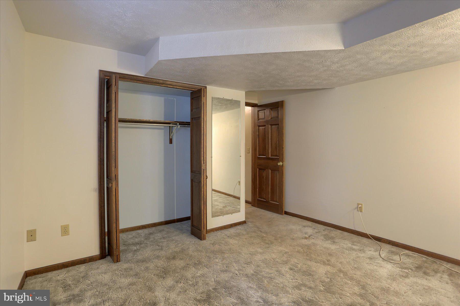 SOUTH LONDONDERRY - Residential