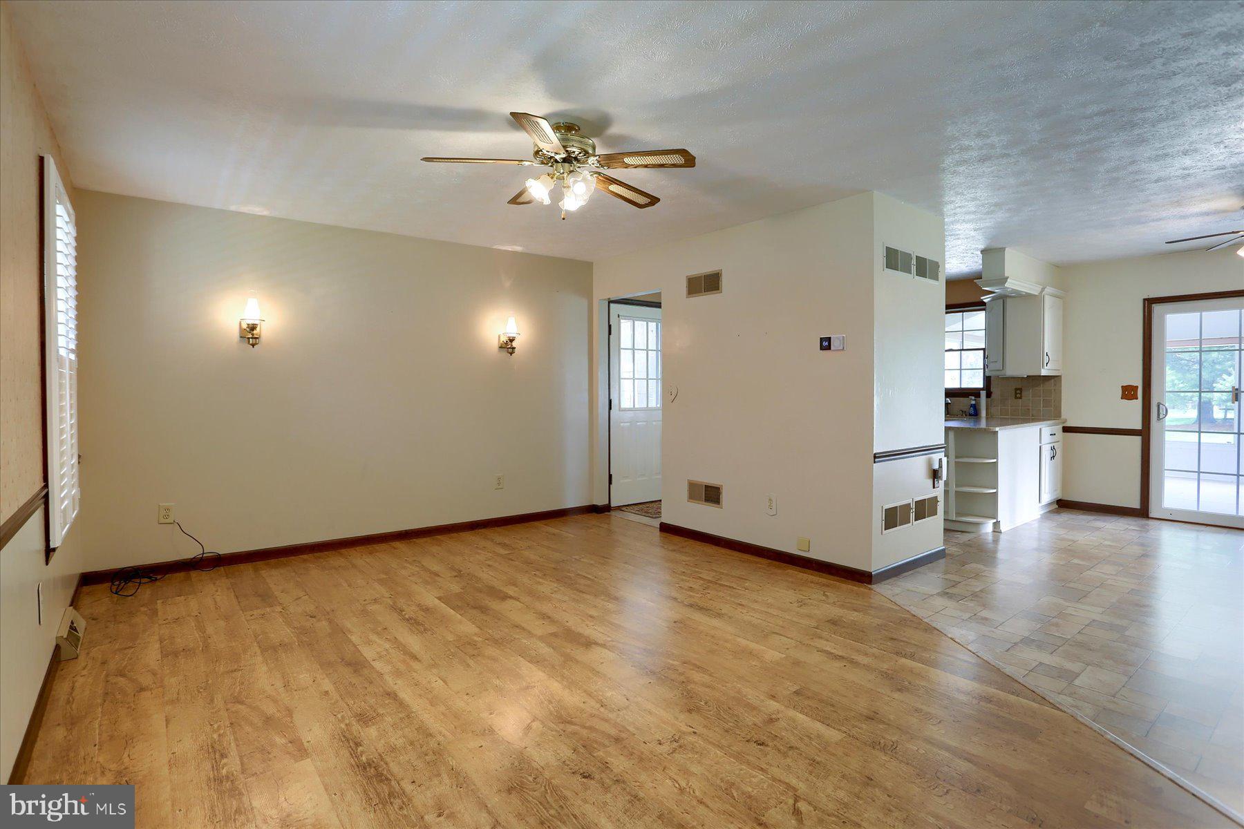 SOUTH LONDONDERRY - Residential