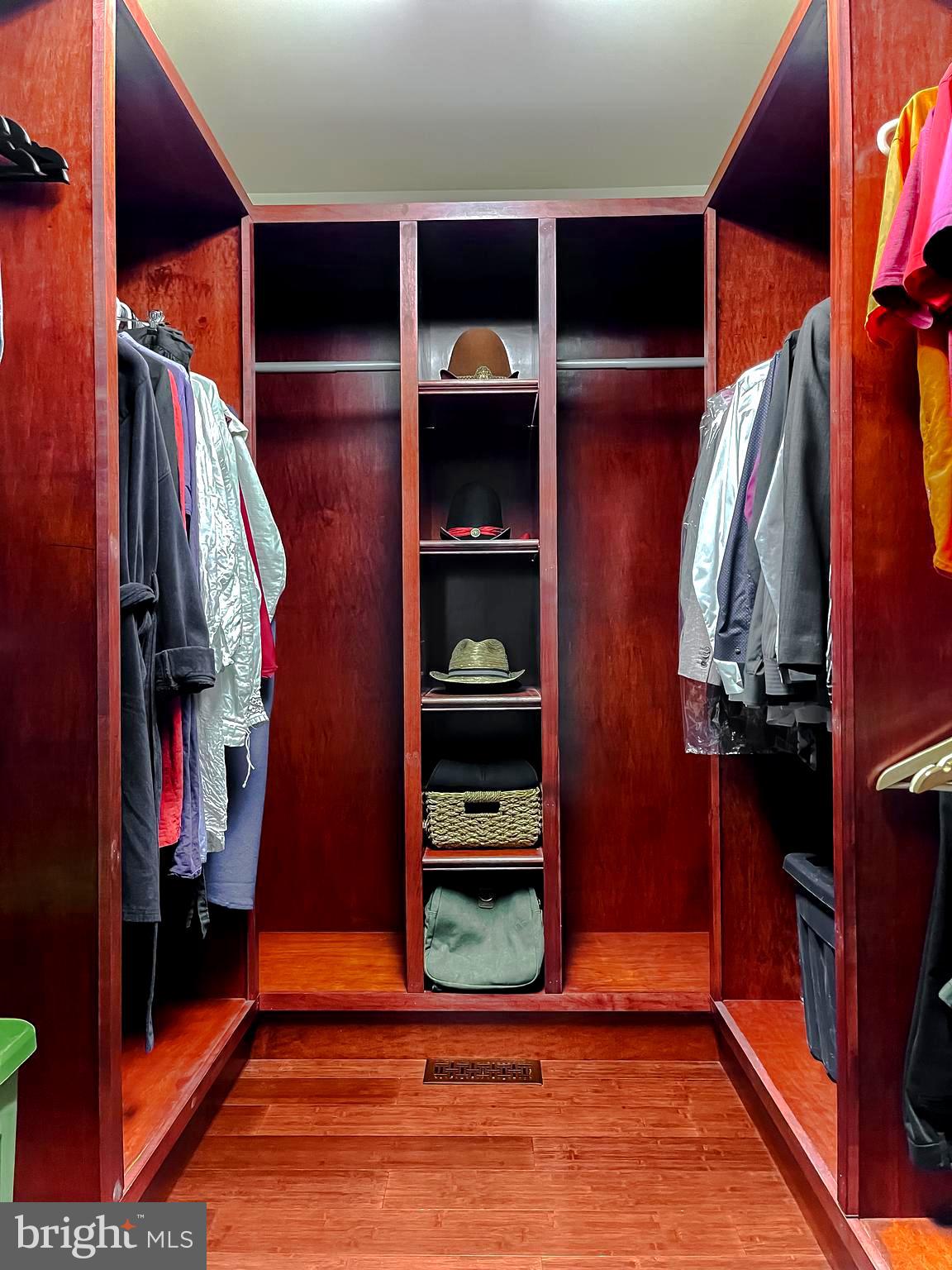 BROAD CREEK - Residential