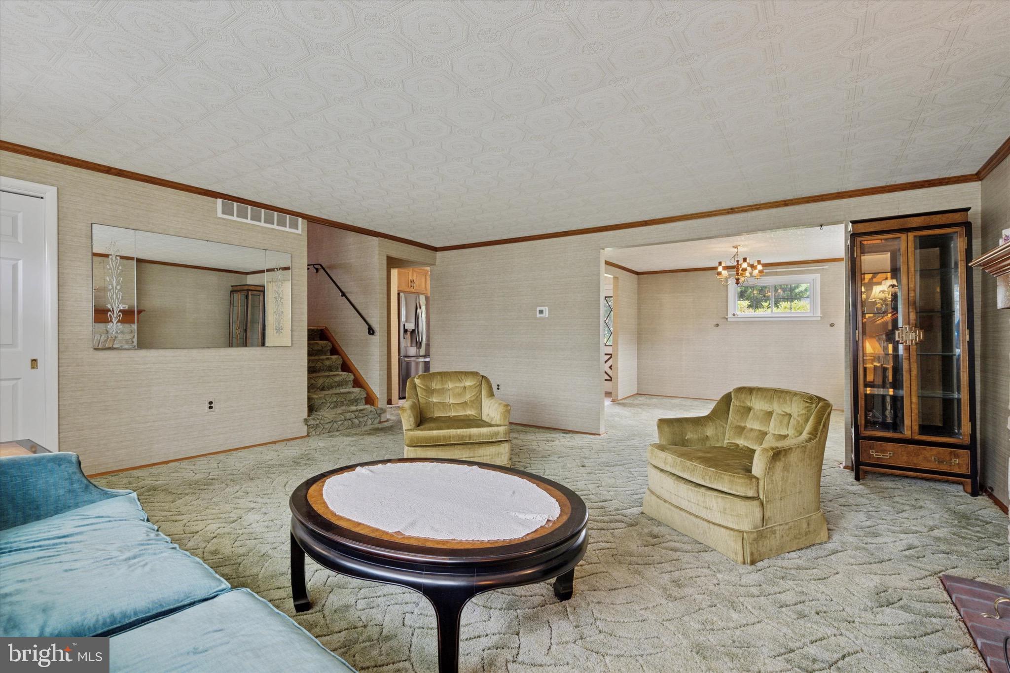 209 WINDSOR DRIVE