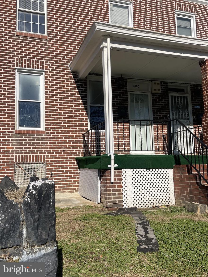 This is a diamond in the rough.  Corner unit with lots of natural light...  Three bedrooms 1.5 bathrooms... Big kitchen, separate dining area, Livingroom... Don't miss out on this gem.   Zoned 2 unit... the basement was a store.  Perfect for an investor or someone that wants to  live and work from their home. 2 unites for the price of 1.