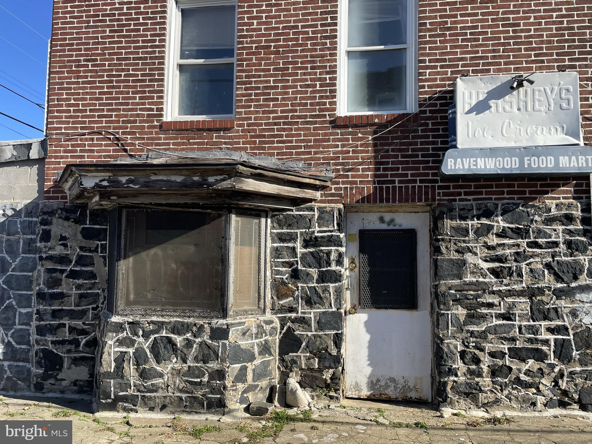 FOUR BY FOUR - Residential