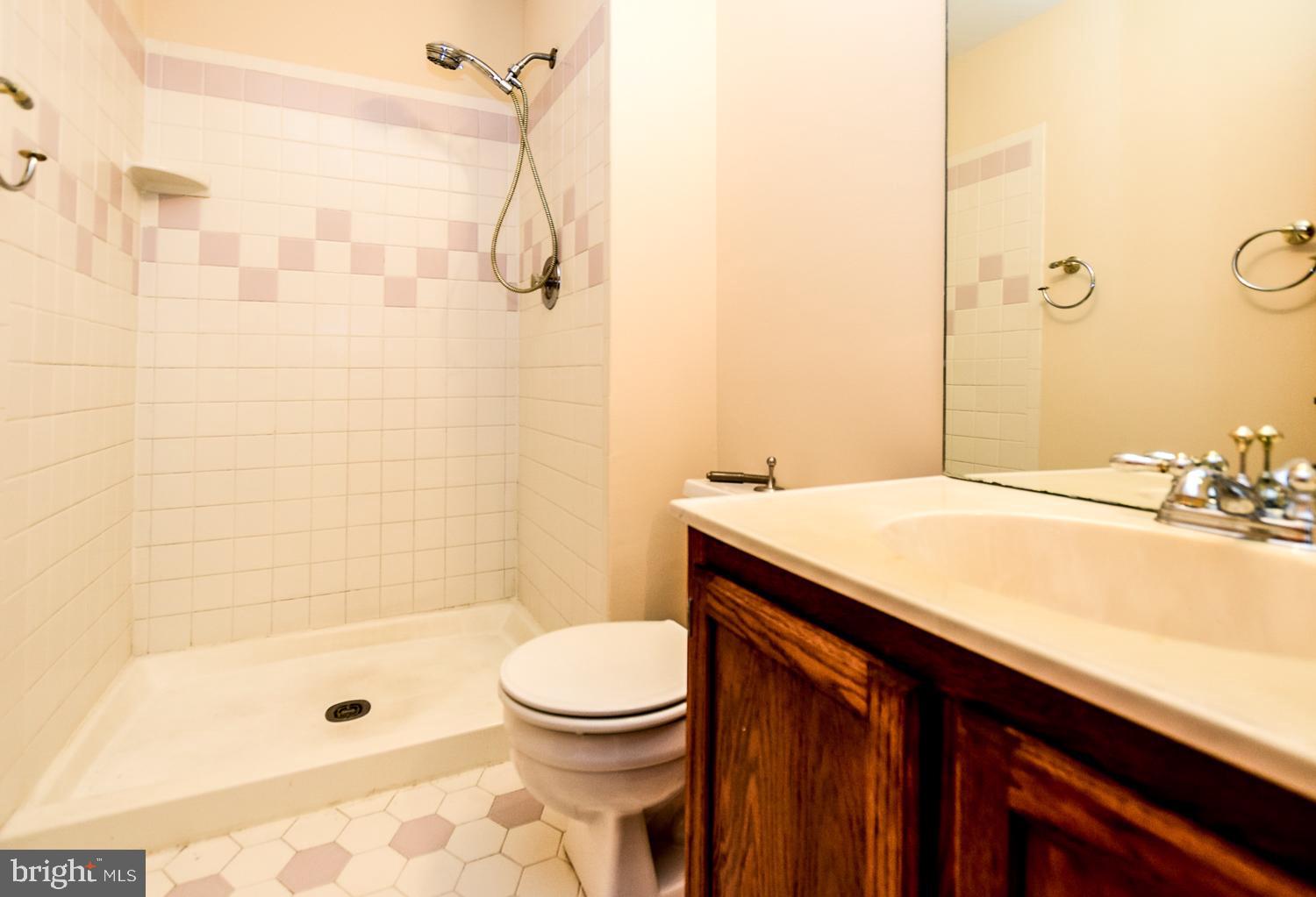 GLENSHIRE TOWNE - Residential