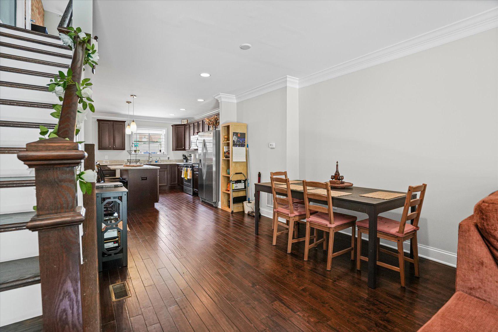214 S HIGHLAND AVE