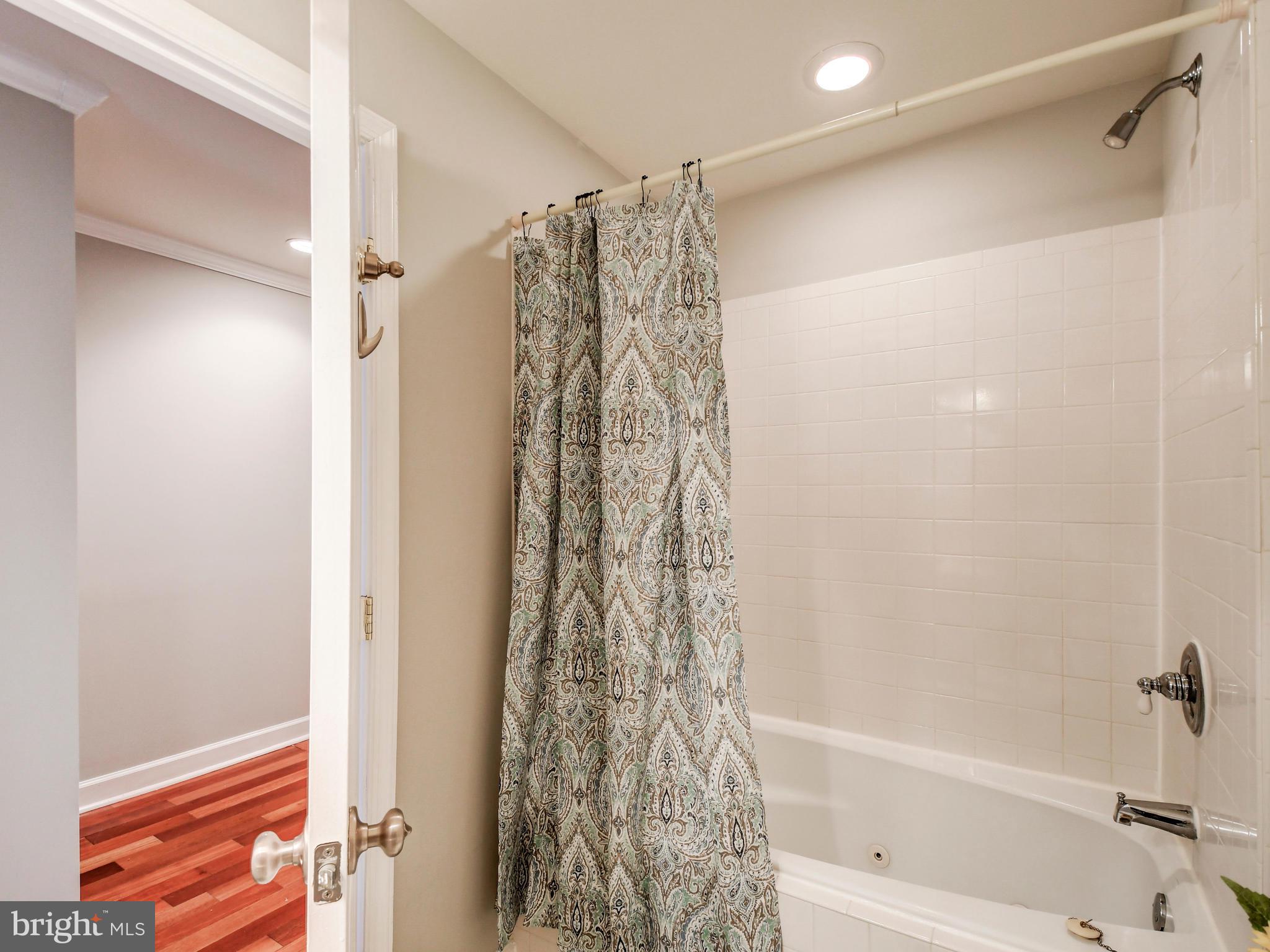 BUTCHER'S HILL - Residential