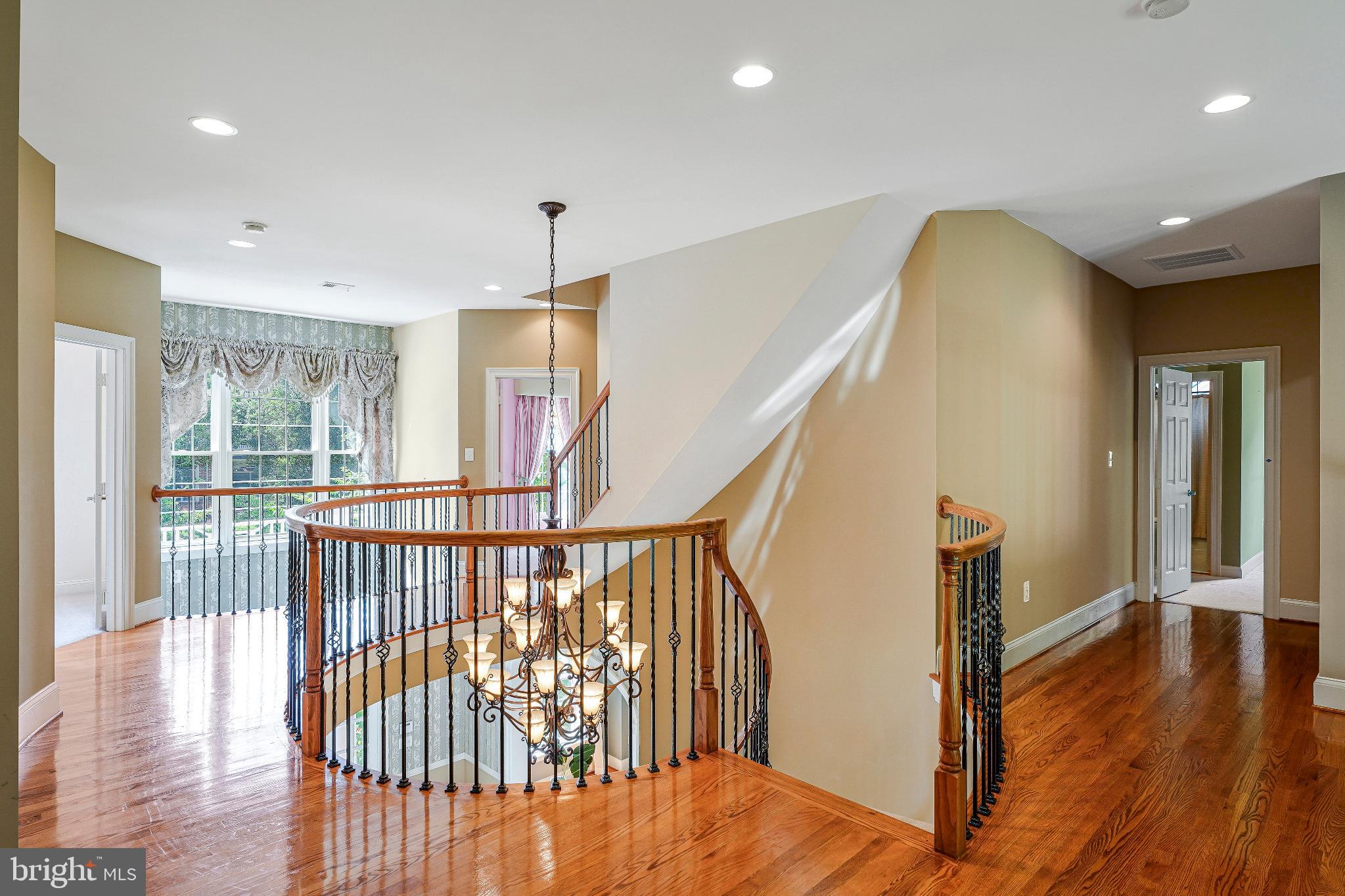 TYSONS CORNER - Residential