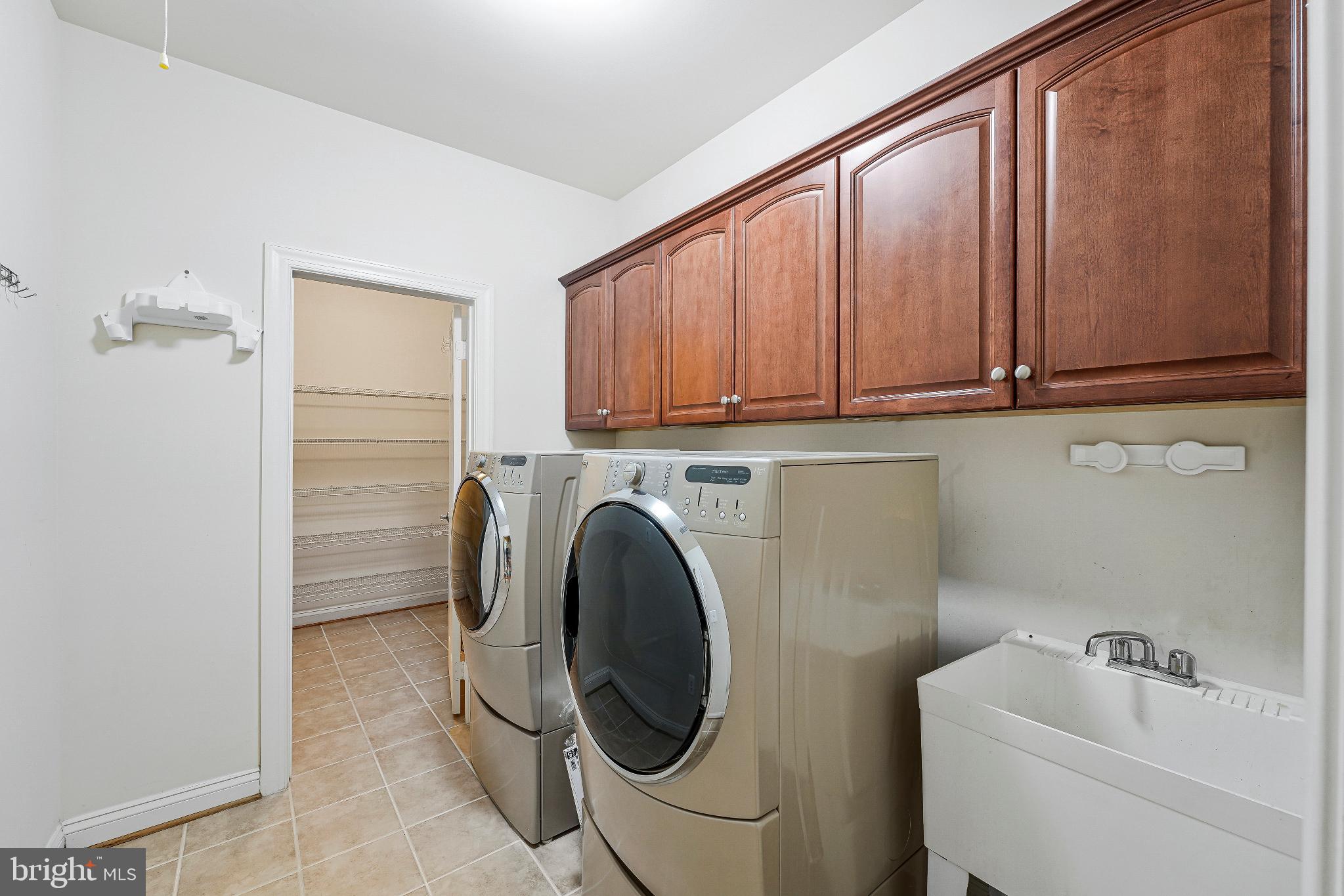 TYSONS CORNER - Residential