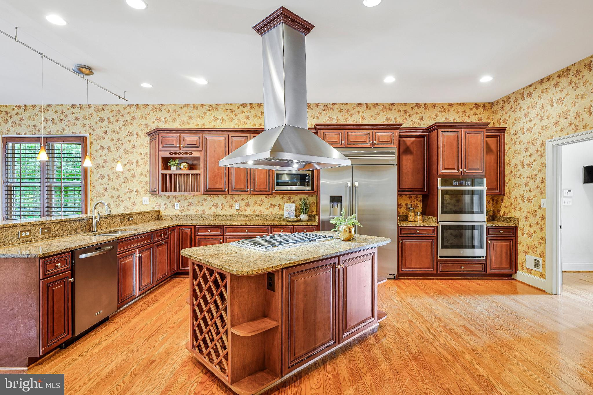 TYSONS CORNER - Residential