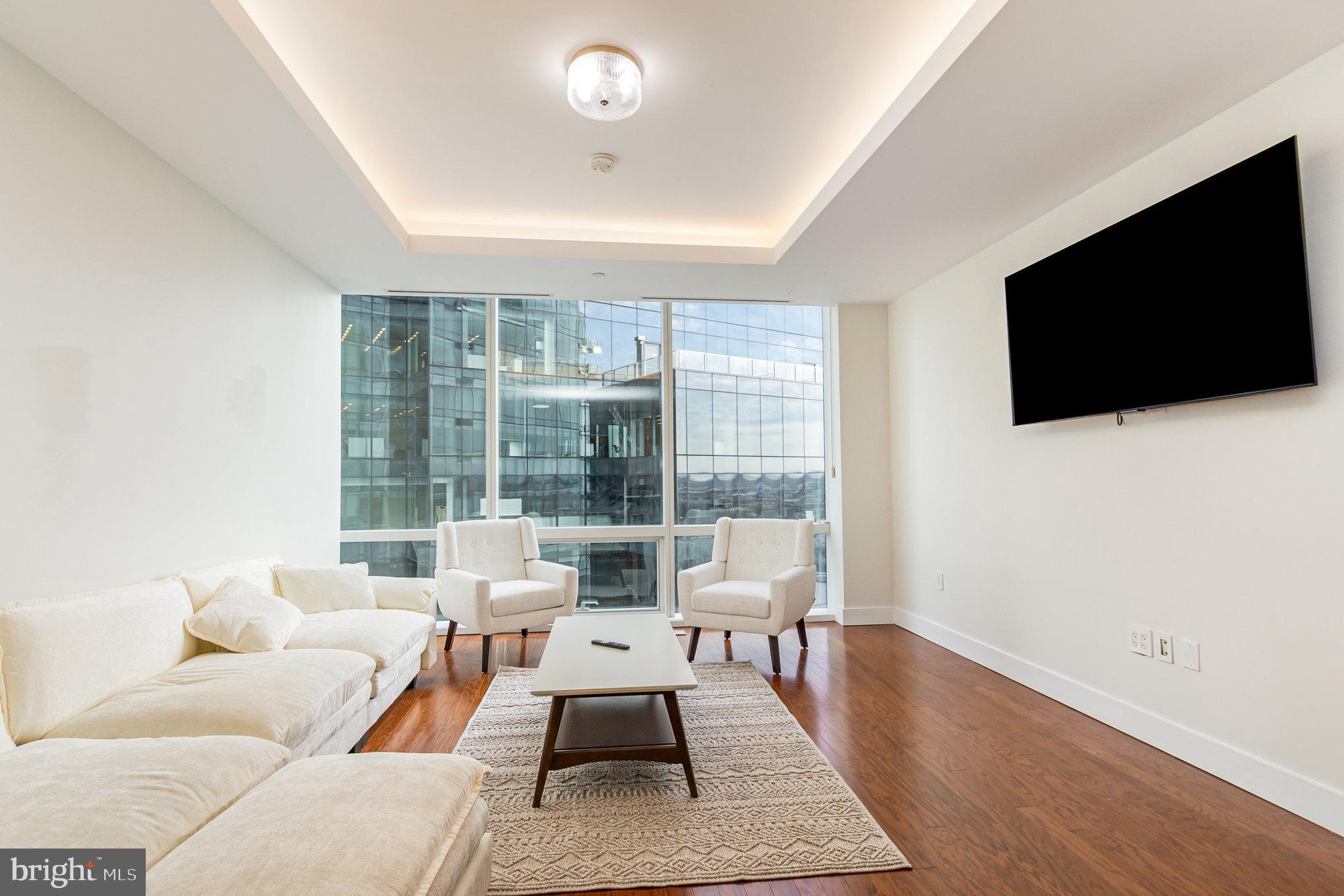 FOUR SEASONS PRIVATE RESIDENCES - Residential Lease