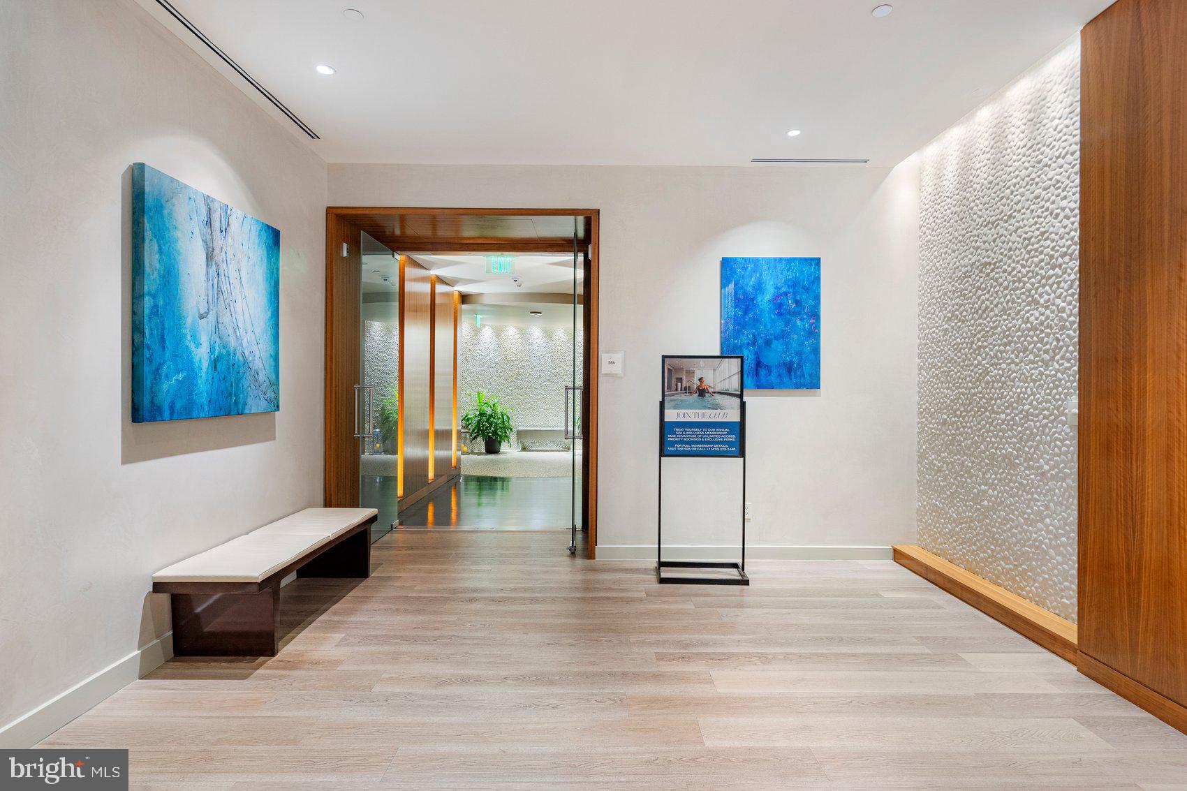 FOUR SEASONS PRIVATE RESIDENCES - Residential Lease