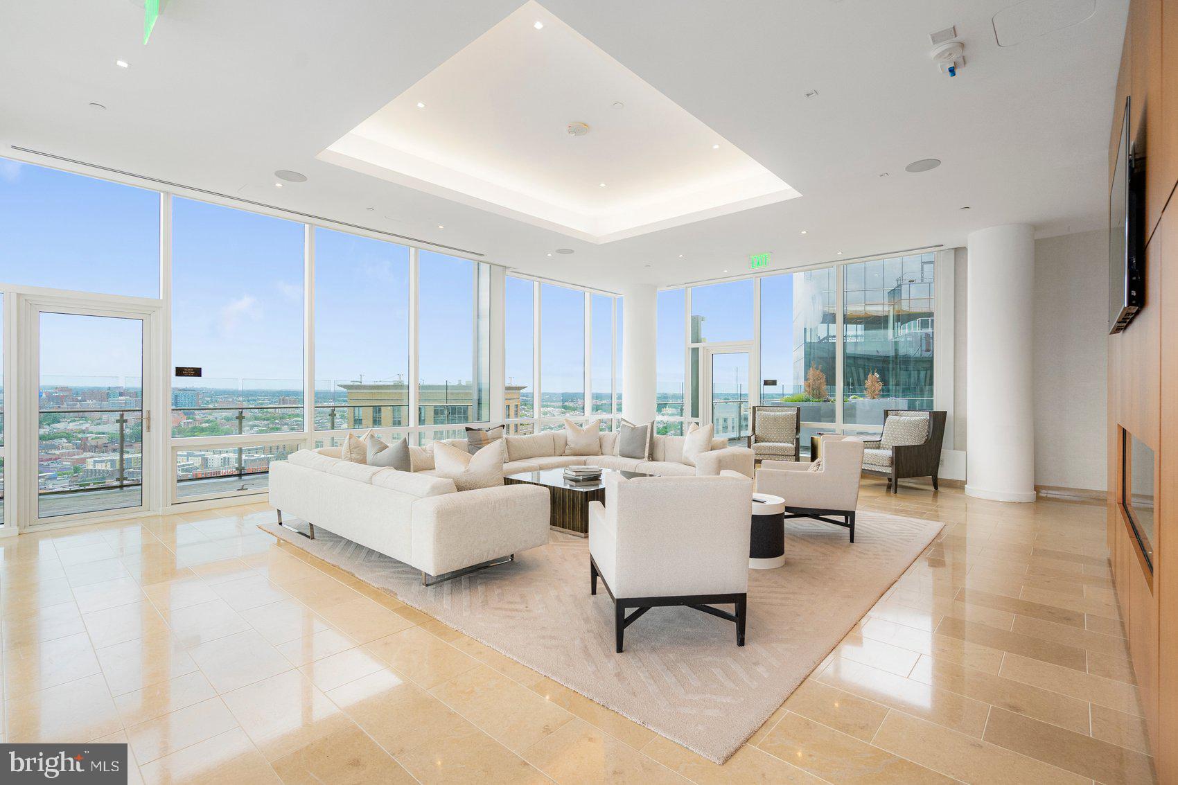 FOUR SEASONS PRIVATE RESIDENCES - Residential Lease