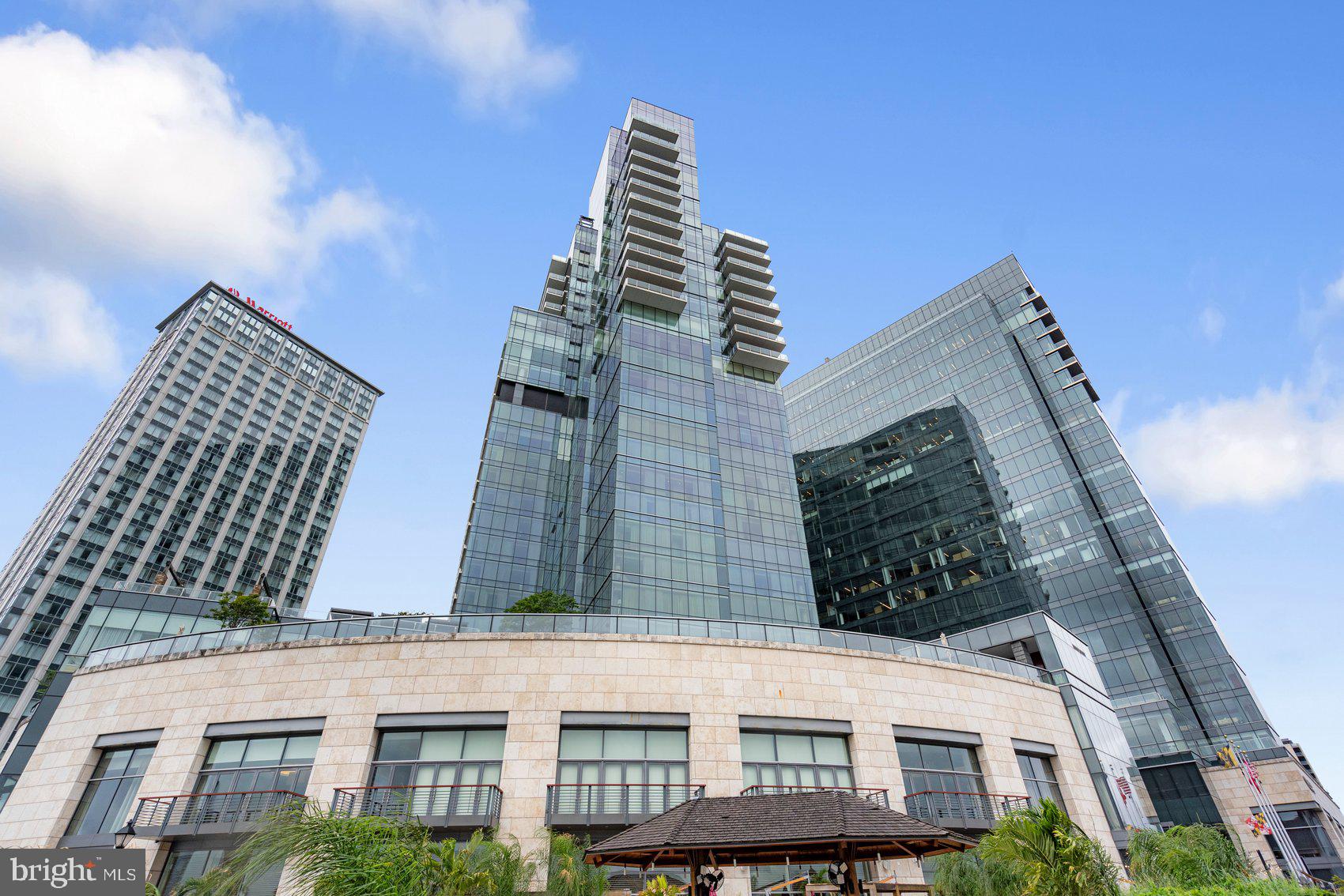 FOUR SEASONS PRIVATE RESIDENCES - Residential Lease