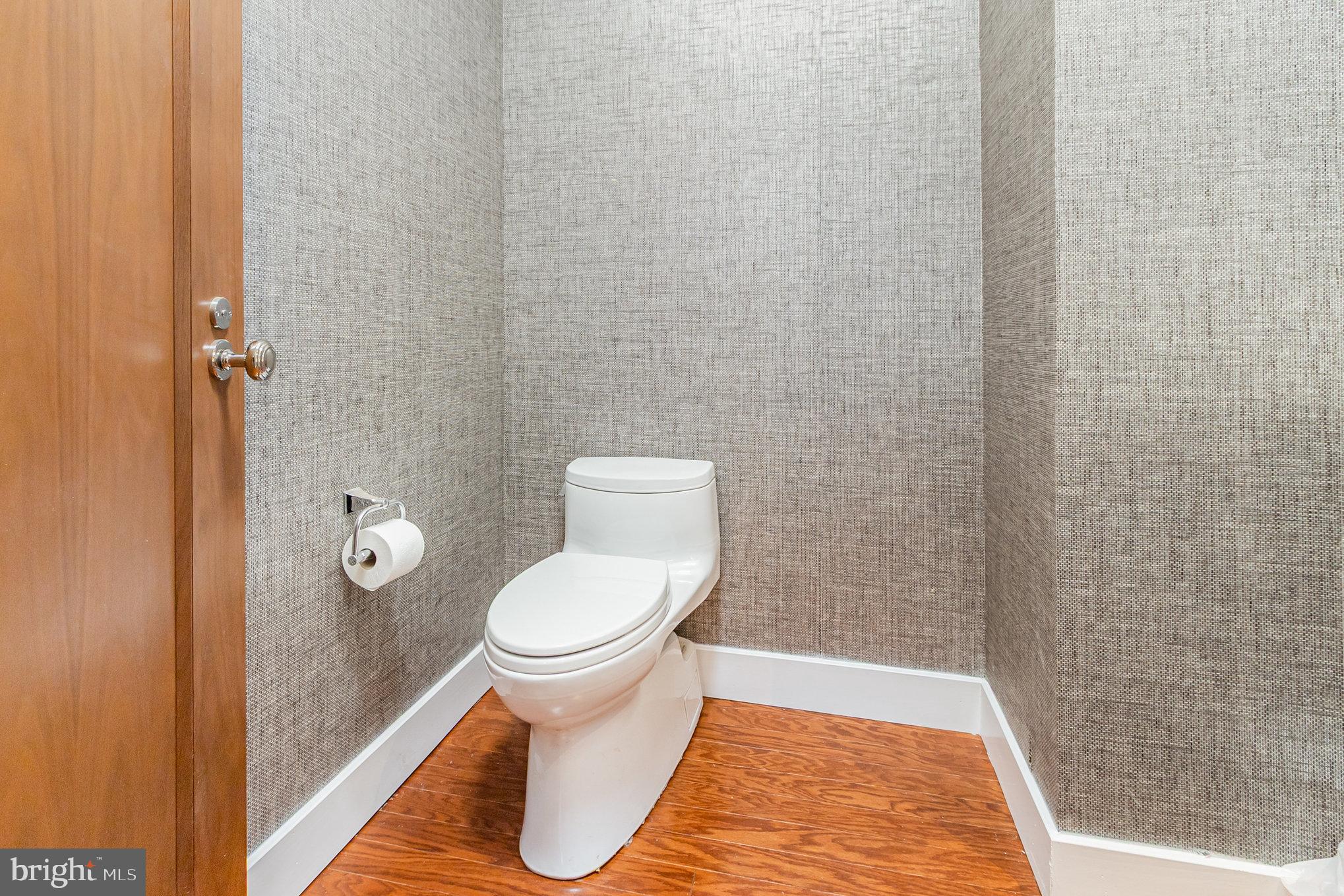 FOUR SEASONS PRIVATE RESIDENCES - Residential Lease