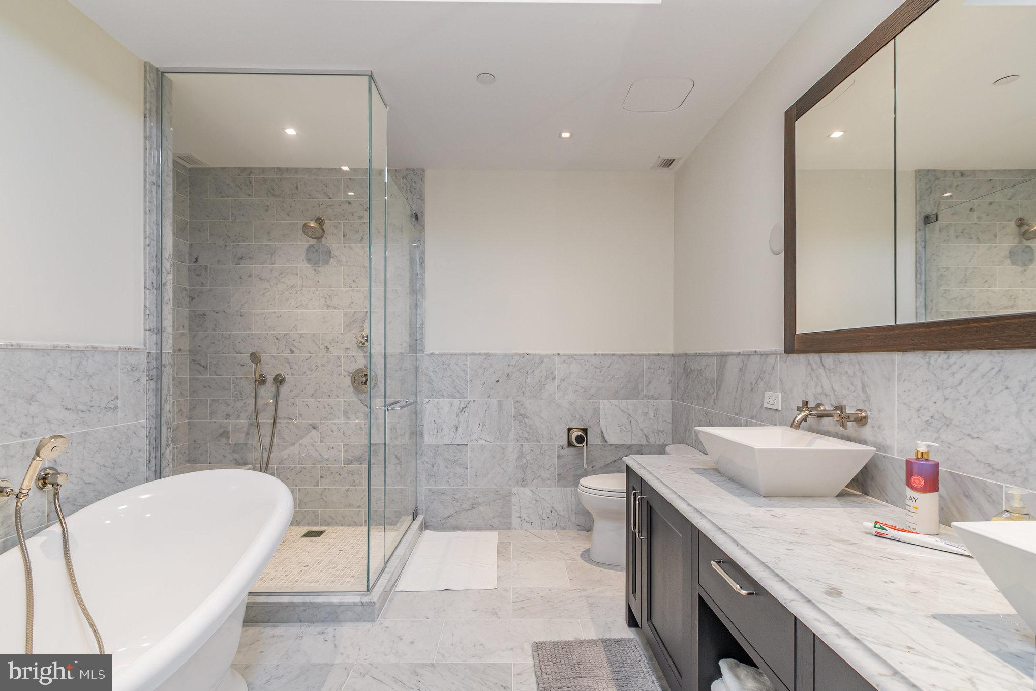 FOUR SEASONS PRIVATE RESIDENCES - Residential Lease