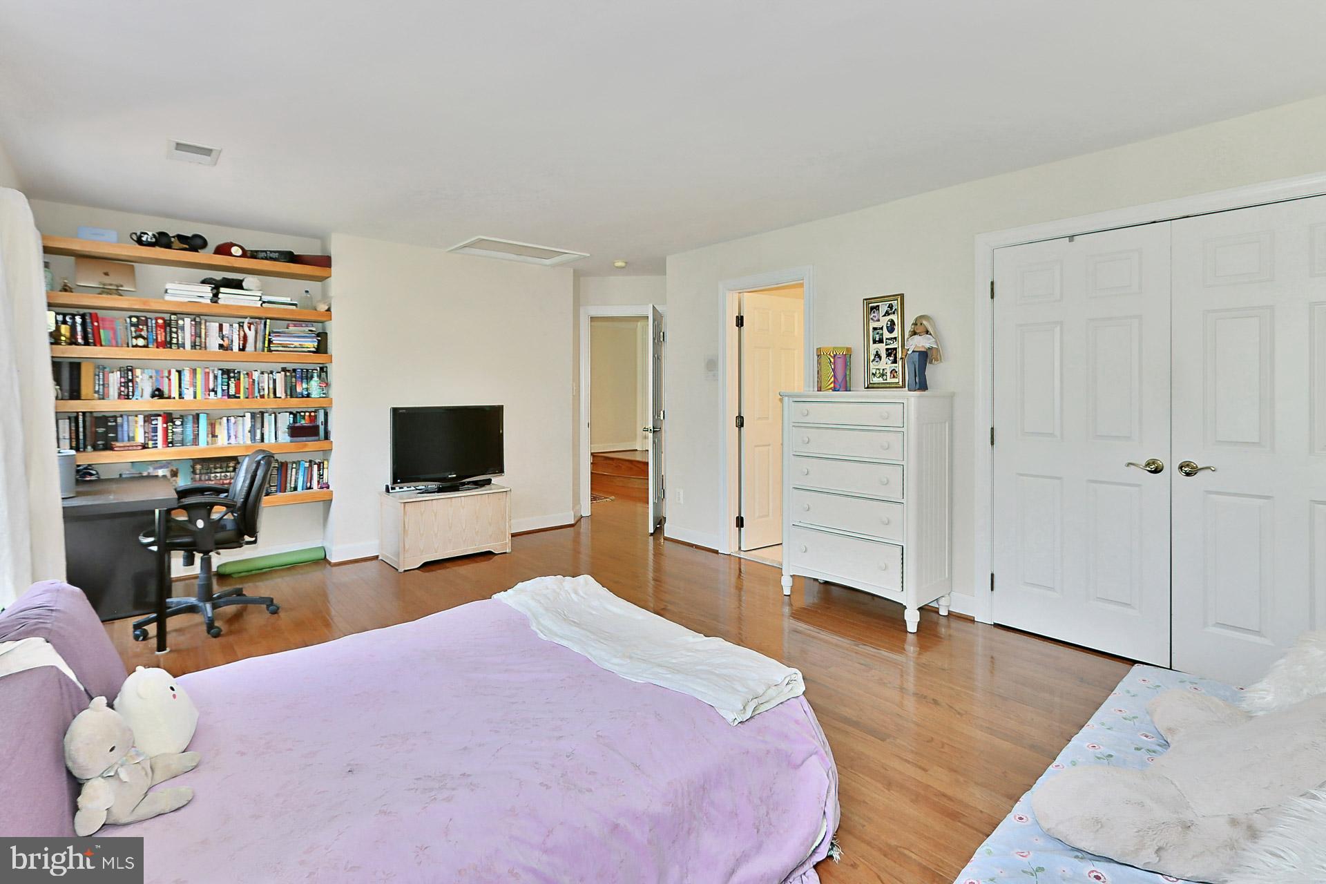 POPES HEAD ESTATES - Residential