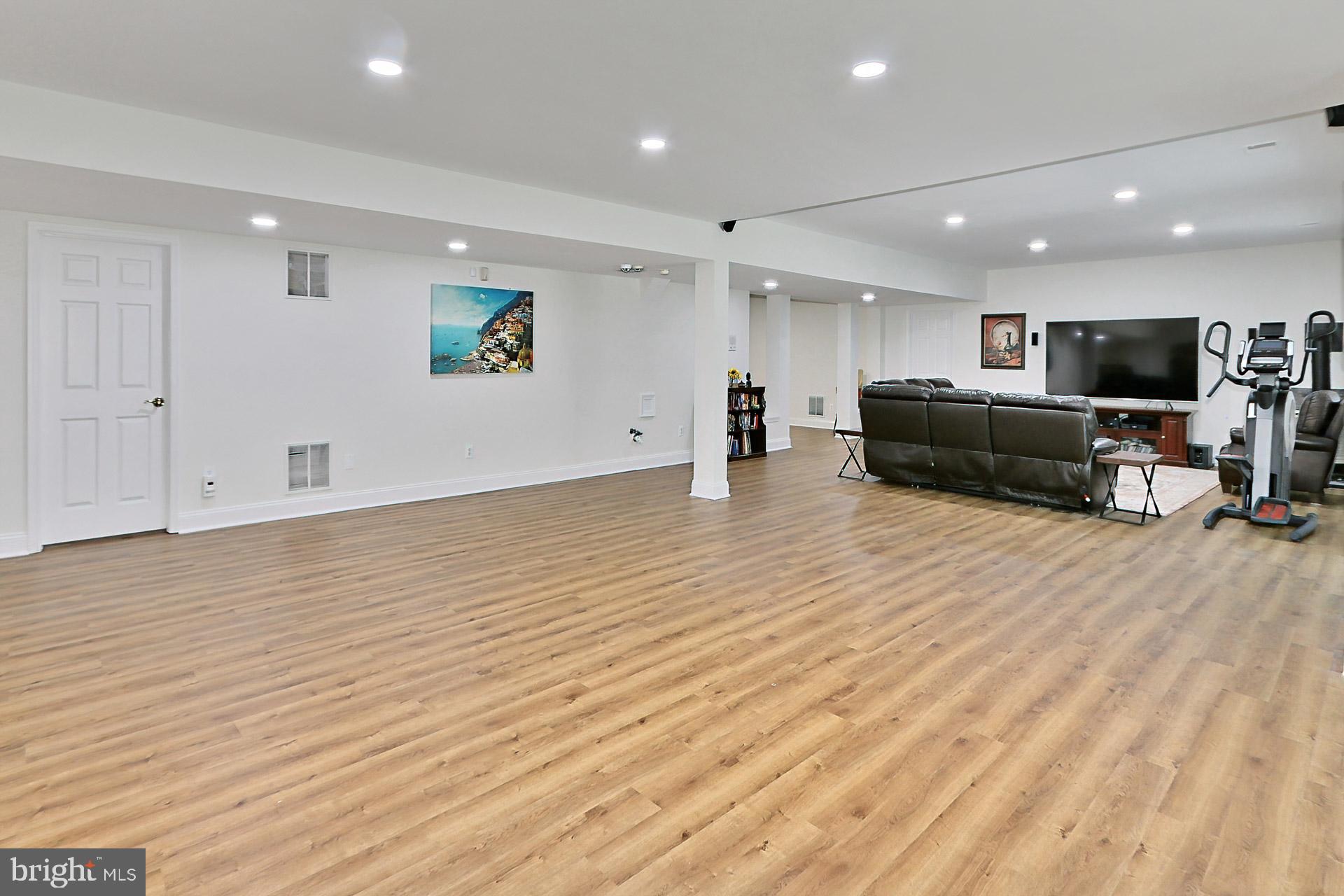 POPES HEAD ESTATES - Residential