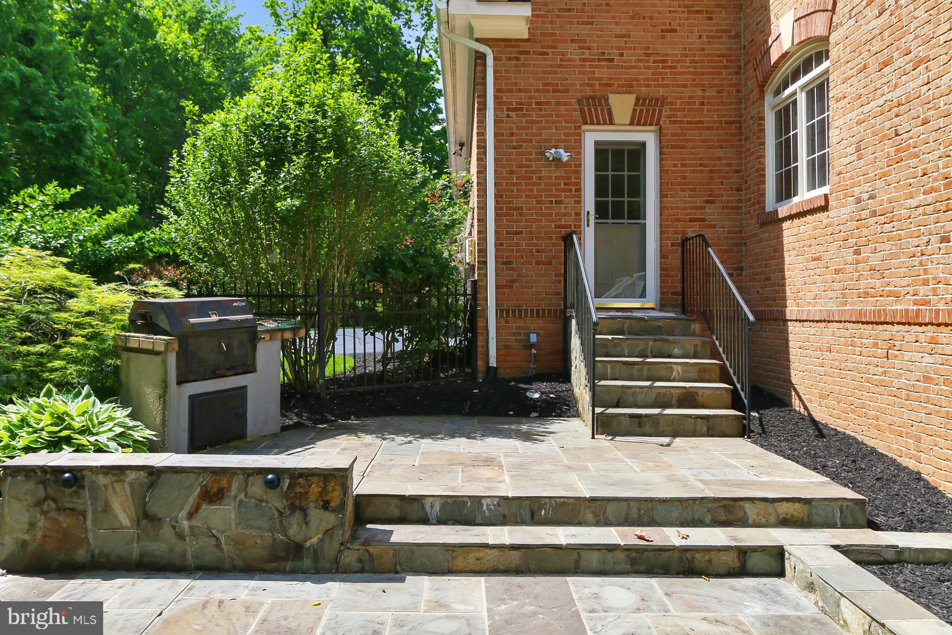 POPES HEAD ESTATES - Residential