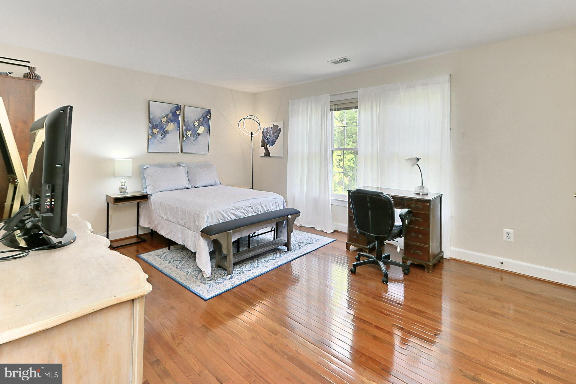 POPES HEAD ESTATES - Residential