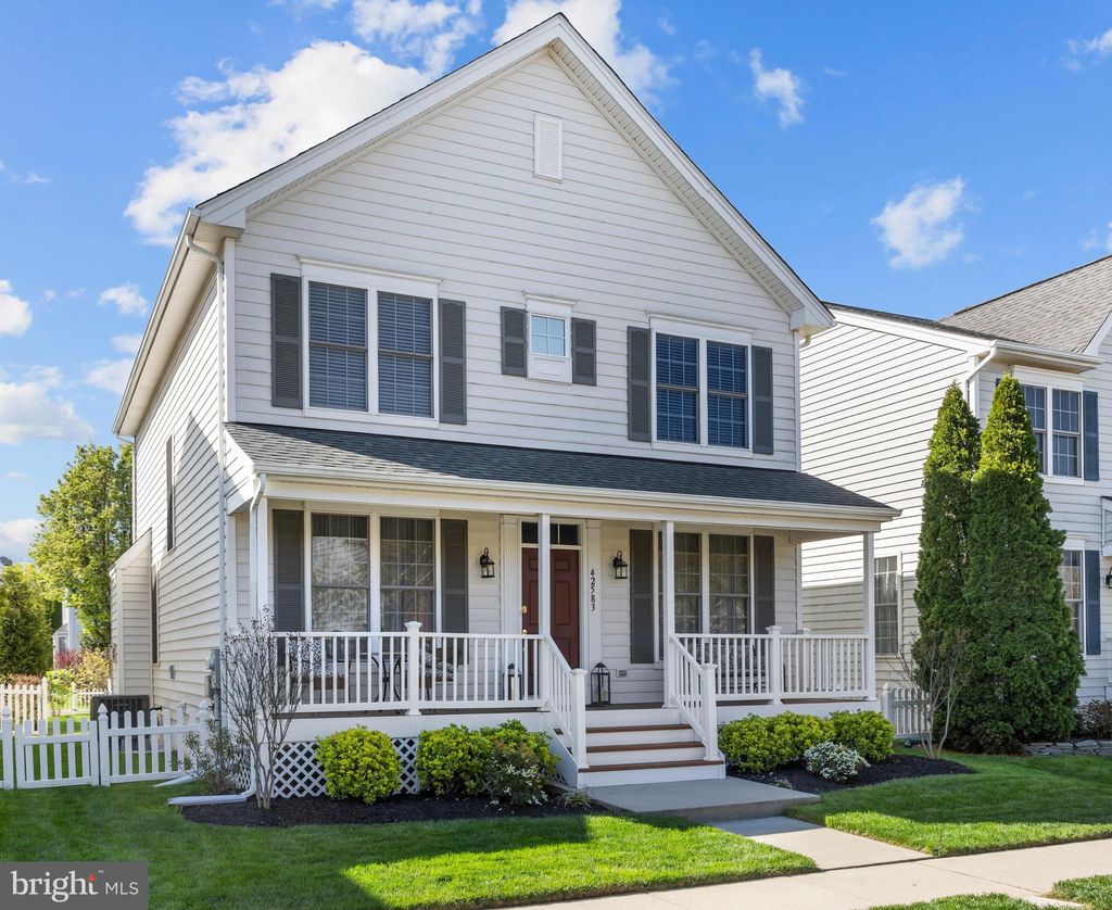 Photo of 42583 Pelican Drive, CHANTILLY, VA 20152 (MLS # VALO2124246)