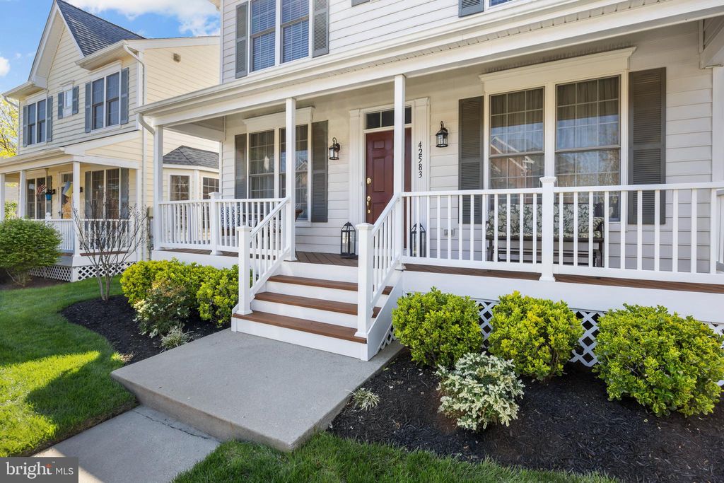Photo of 42583 Pelican Drive, CHANTILLY, VA 20152 (MLS # VALO2124246)