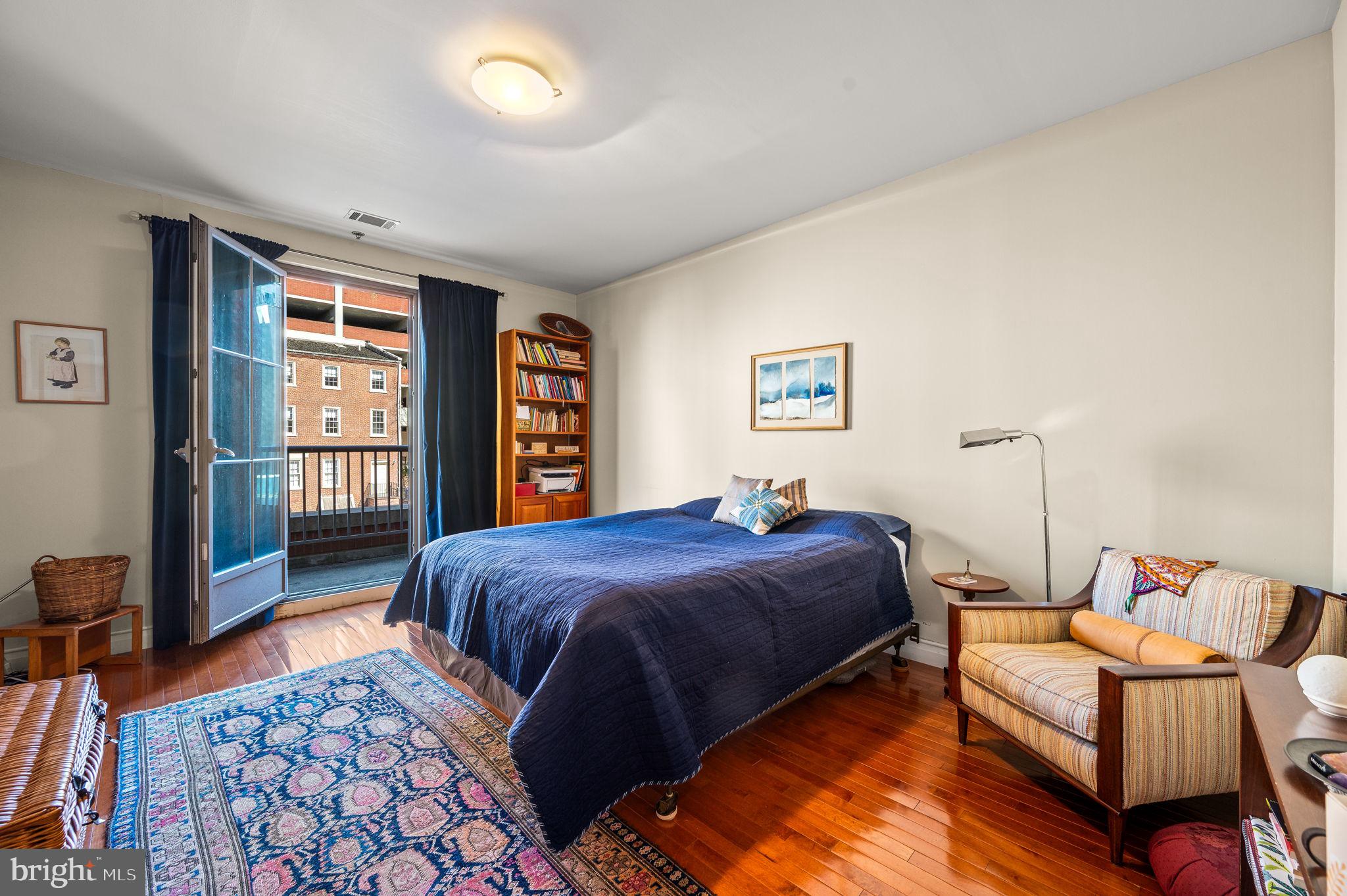 SOCIETY HILL - Residential