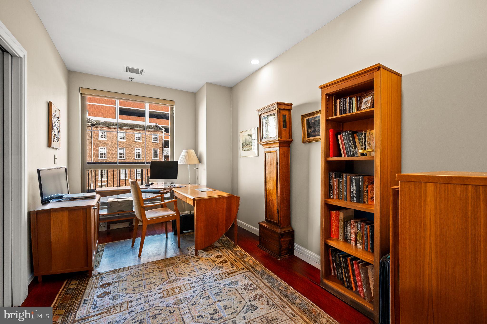 SOCIETY HILL - Residential