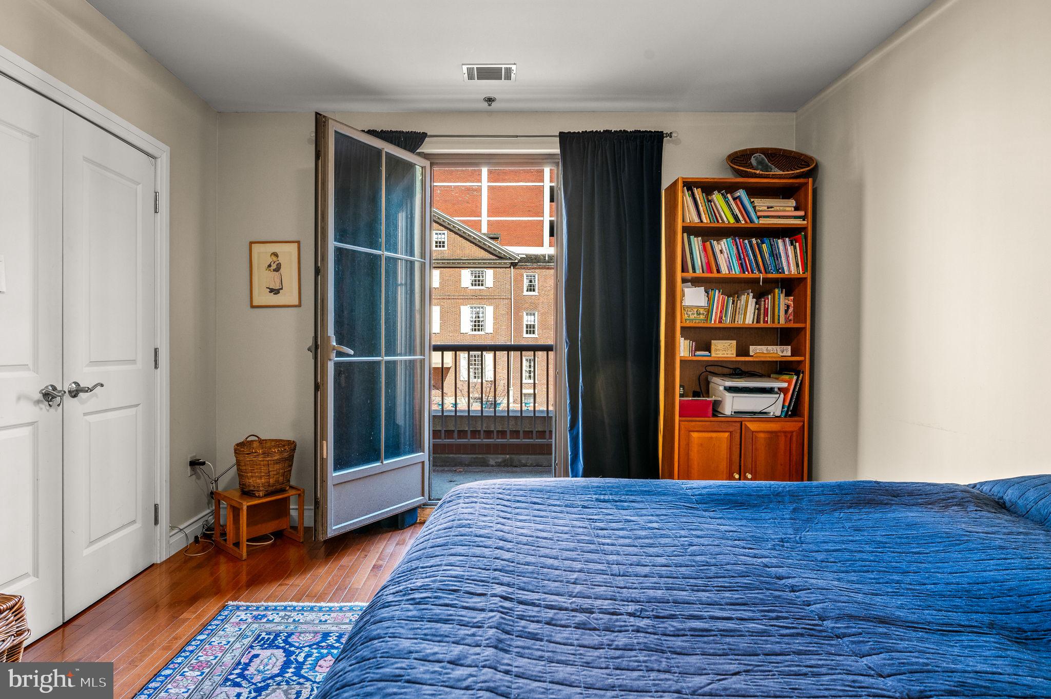 SOCIETY HILL - Residential